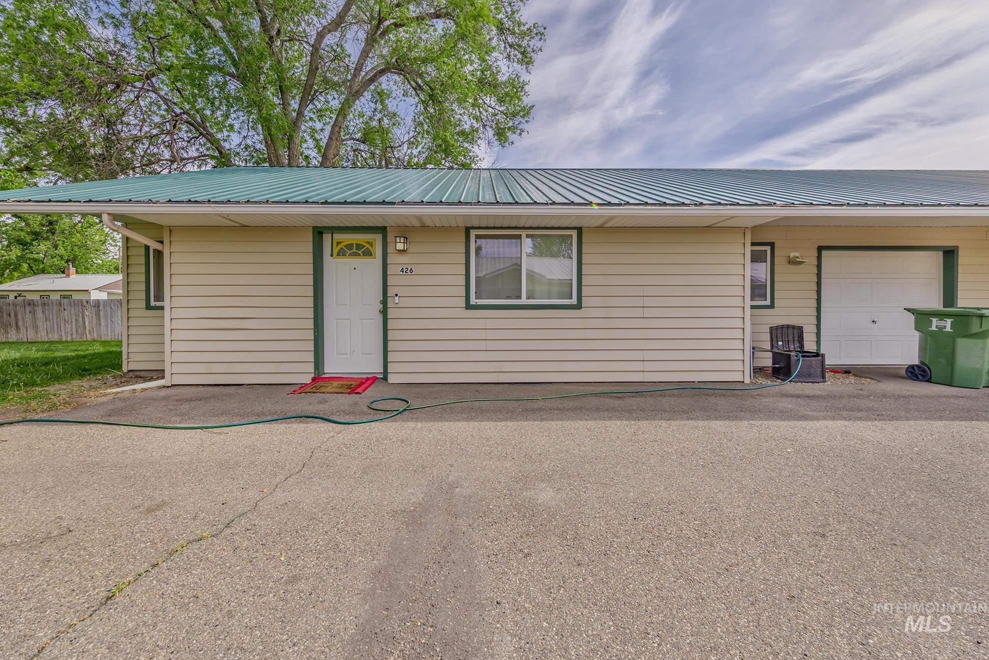 426 S Utah, Fruitland, Idaho 83619, 2 Bedrooms, 2 Bathrooms, Residential Income For Sale, Price $449,000,MLS 98979021