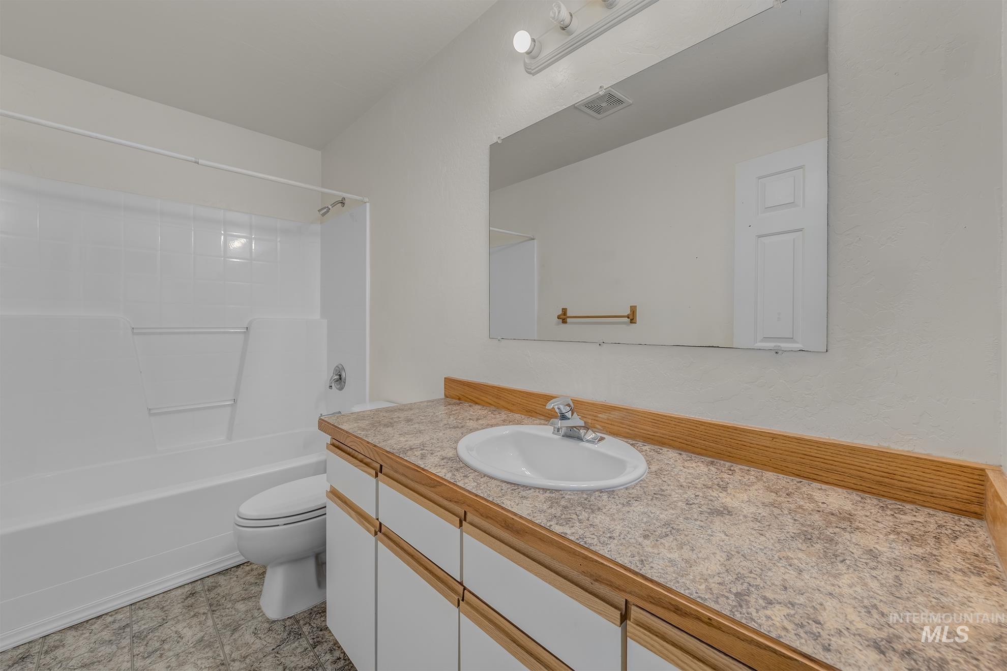 426 S Utah, Fruitland, Idaho 83619, 2 Bedrooms, 2 Bathrooms, Residential Income For Sale, Price $449,000,MLS 98979021