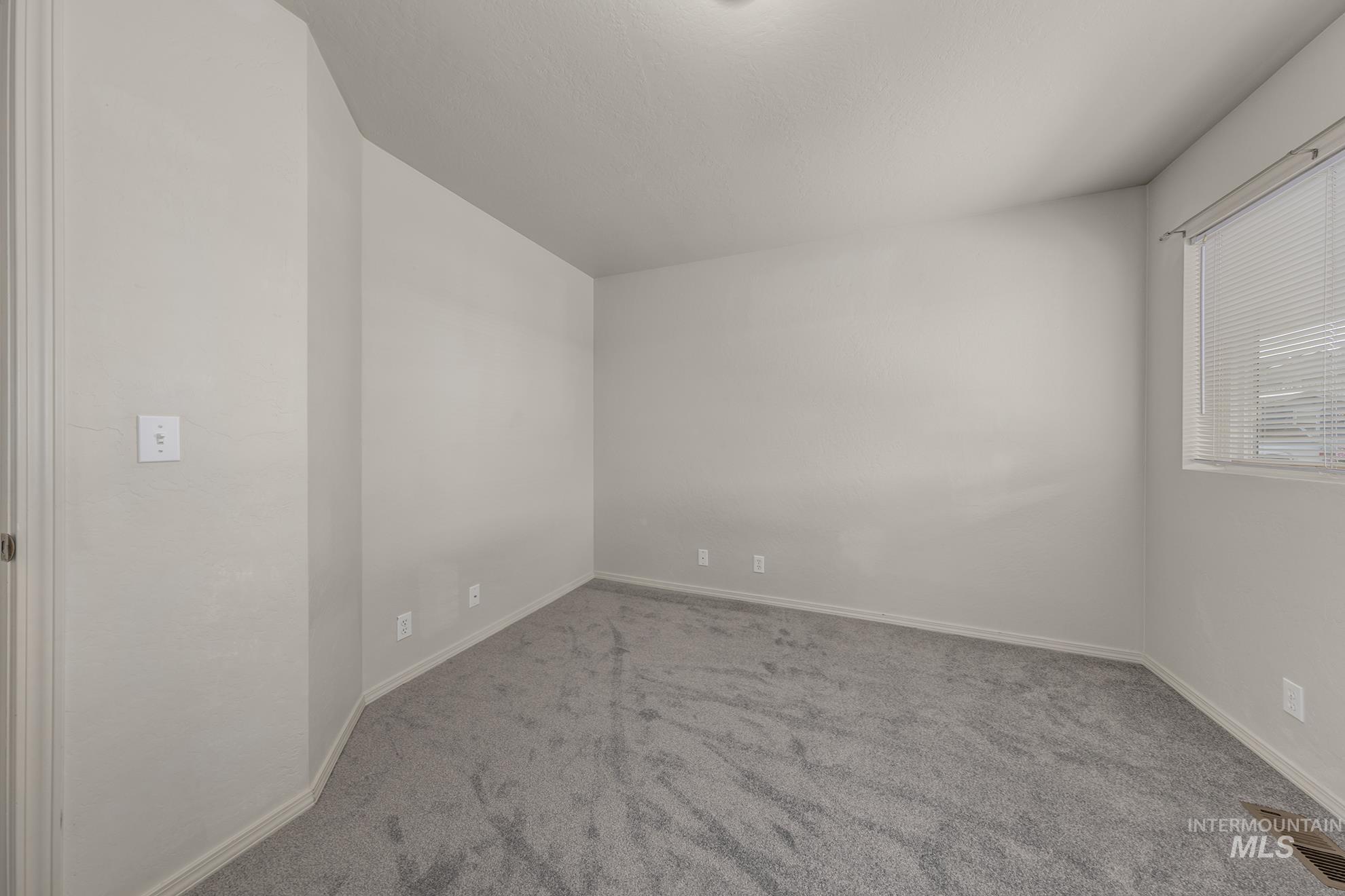 426 S Utah, Fruitland, Idaho 83619, 2 Bedrooms, 2 Bathrooms, Residential Income For Sale, Price $449,000,MLS 98979021