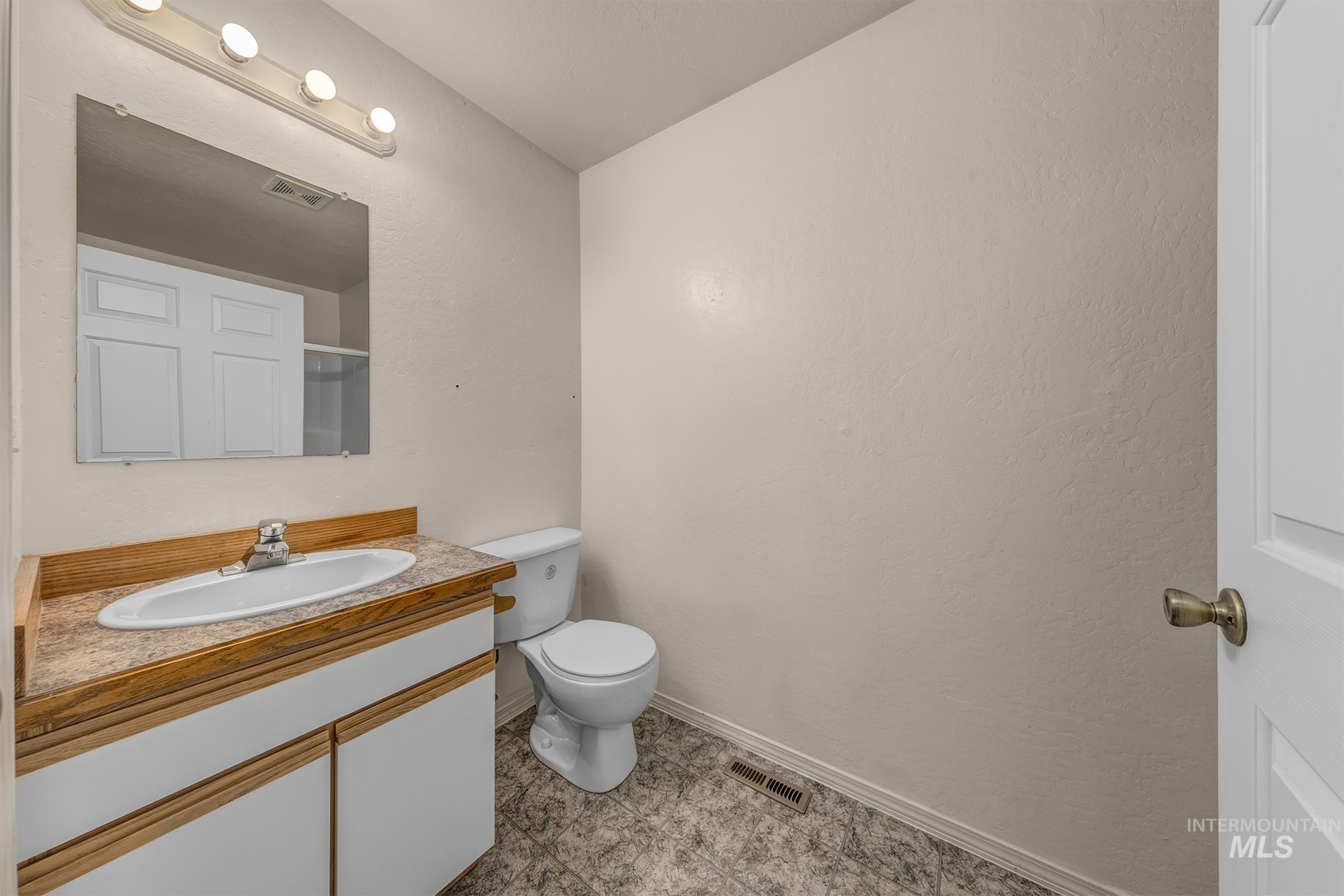 426 S Utah, Fruitland, Idaho 83619, 2 Bedrooms, 2 Bathrooms, Residential Income For Sale, Price $449,000,MLS 98979021