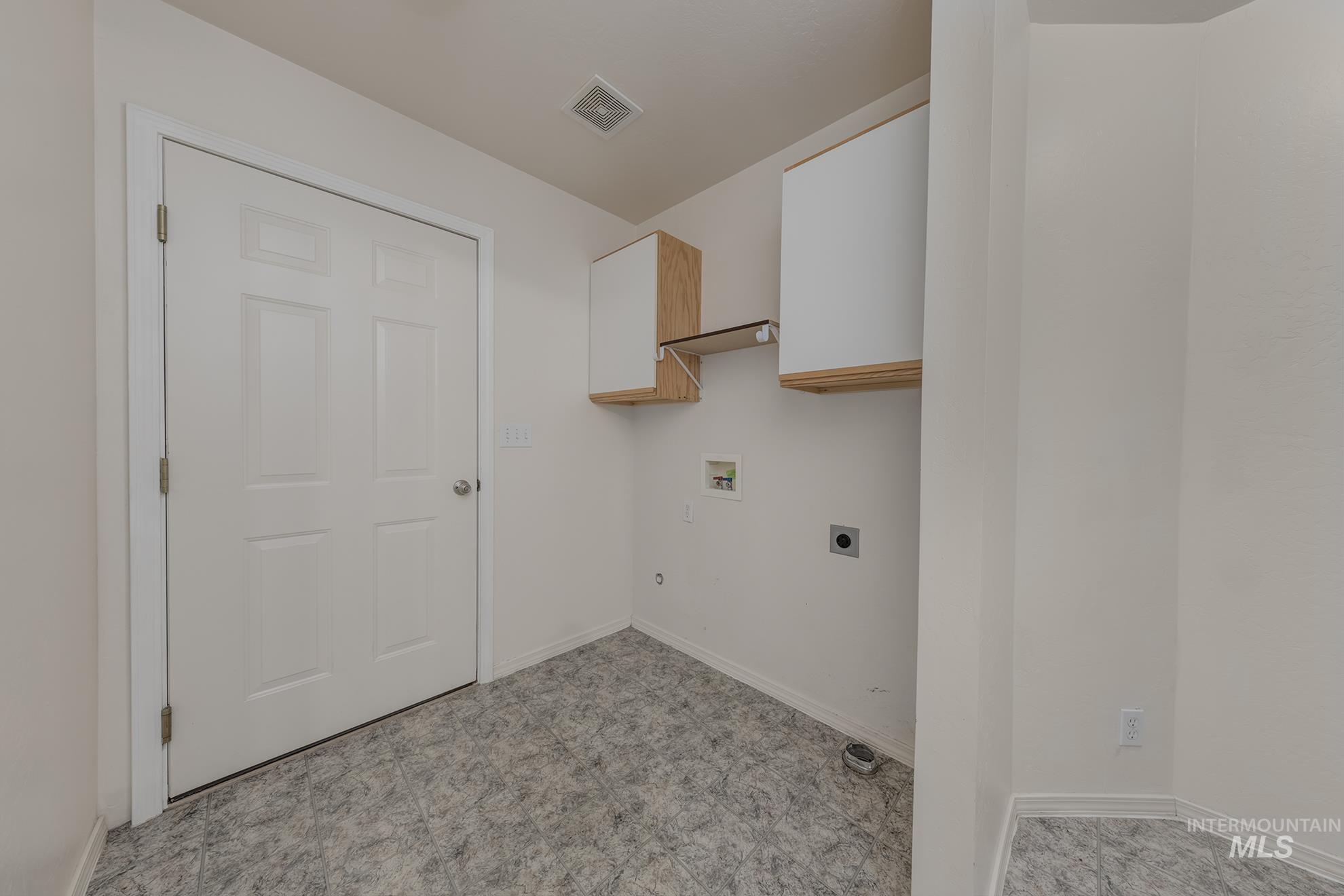 426 S Utah, Fruitland, Idaho 83619, 2 Bedrooms, 2 Bathrooms, Residential Income For Sale, Price $449,000,MLS 98979021