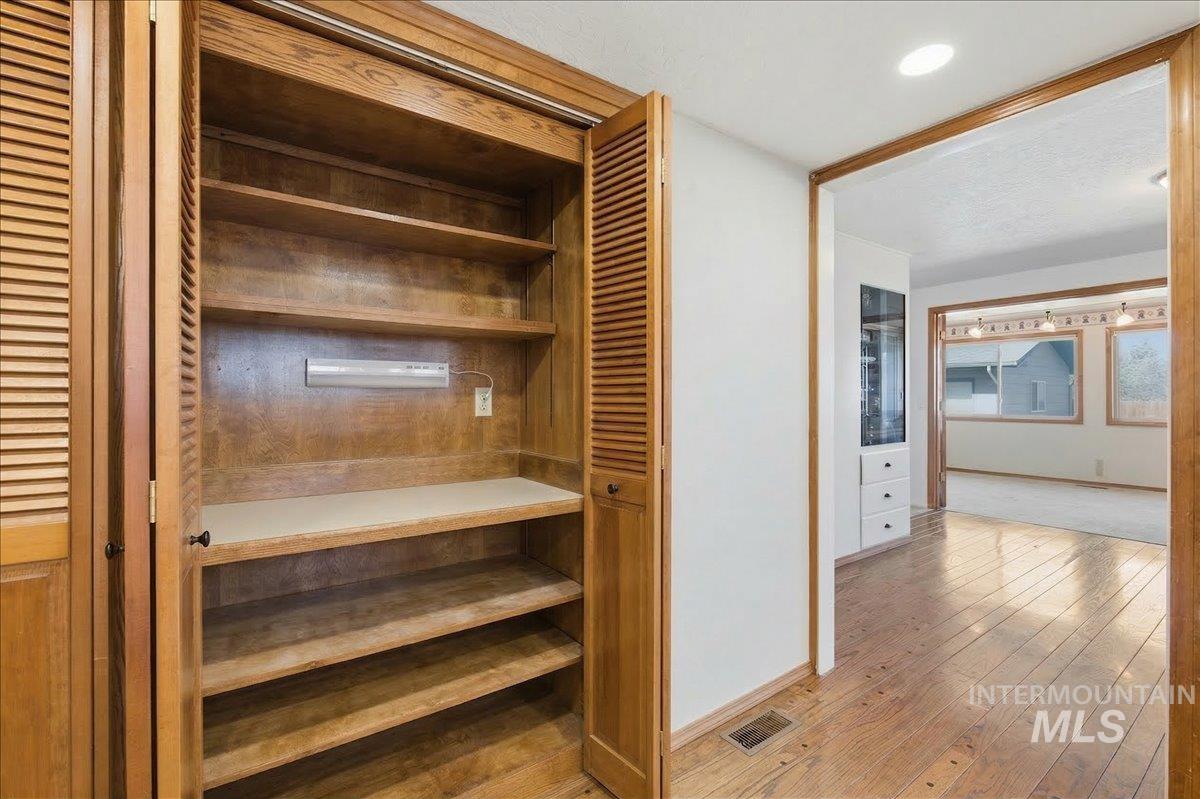 3060 S Black Hills Dr, Boise, Idaho 83709, 4 Bedrooms, 2.5 Bathrooms, Residential For Sale, Price $750,000,MLS 98979025