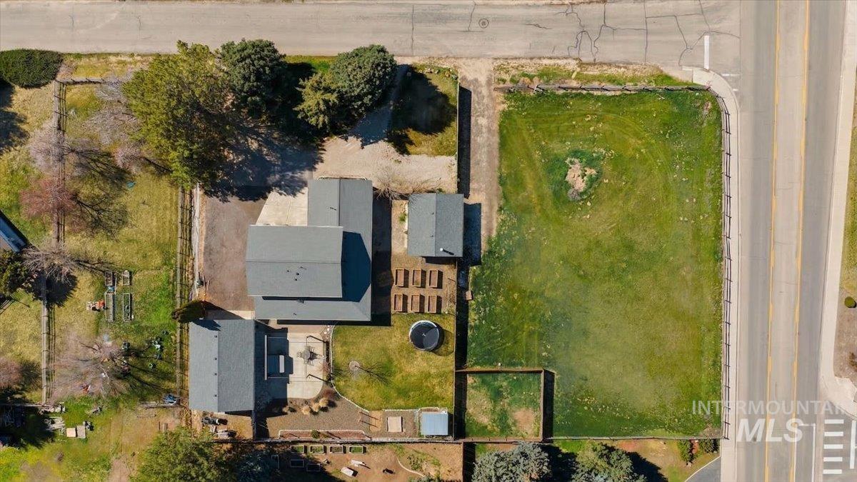 3060 S Black Hills Dr, Boise, Idaho 83709, 4 Bedrooms, 2.5 Bathrooms, Residential For Sale, Price $750,000,MLS 98979025