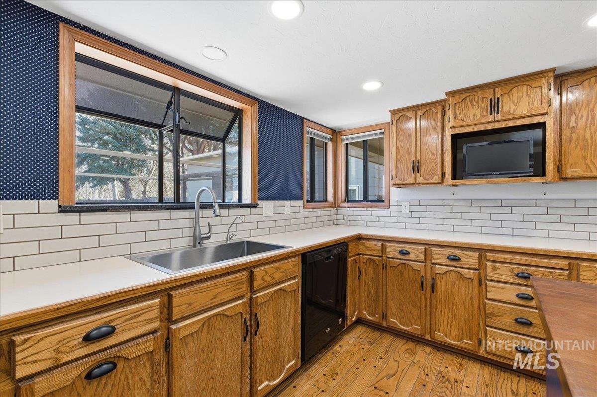 3060 S Black Hills Dr, Boise, Idaho 83709, 4 Bedrooms, 2.5 Bathrooms, Residential For Sale, Price $750,000,MLS 98979025