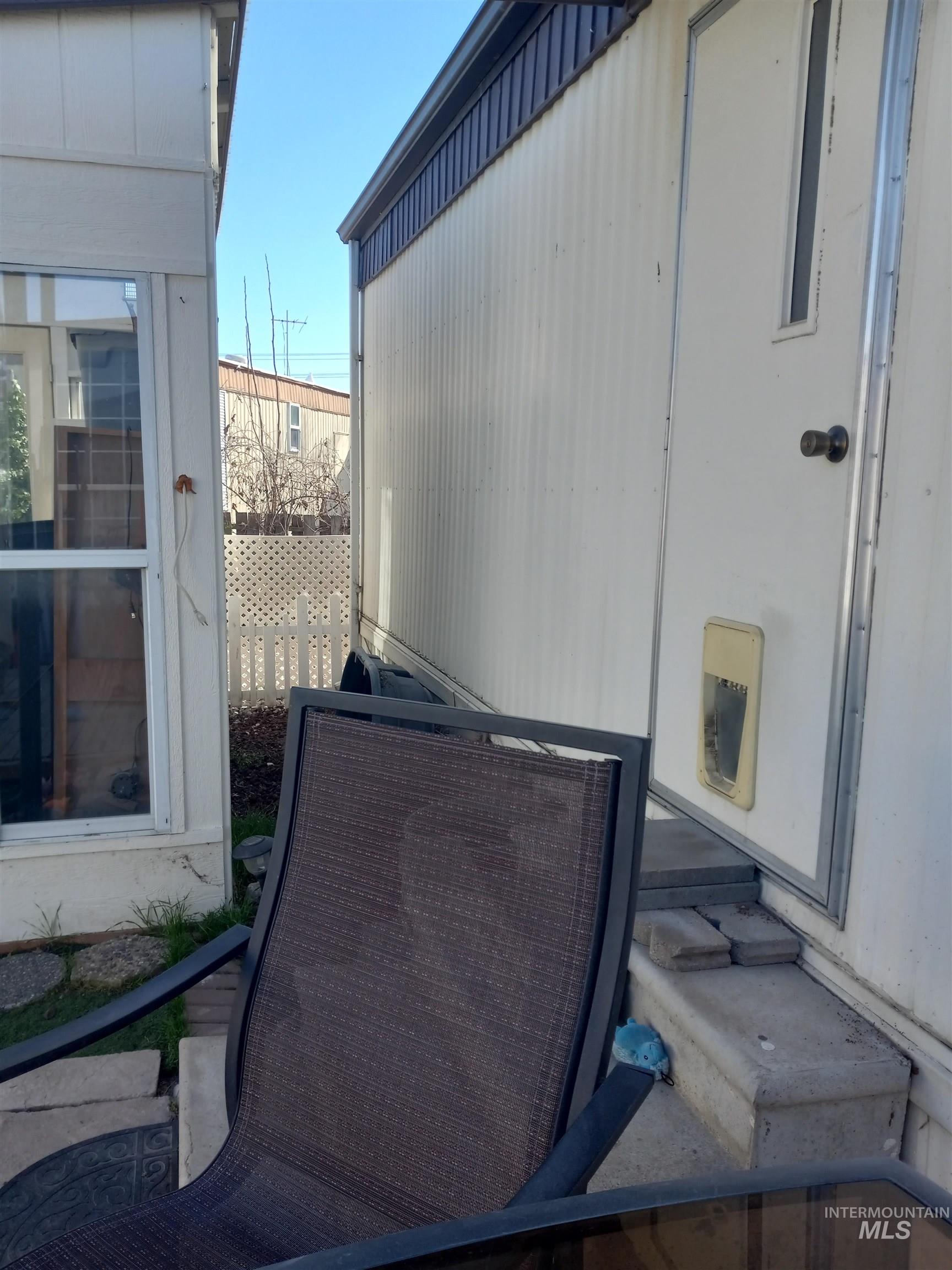 2205 E Linden, Caldwell, Idaho 83605, 2 Bedrooms, 1 Bathroom, Residential For Sale, Price $79,900,MLS 98979038