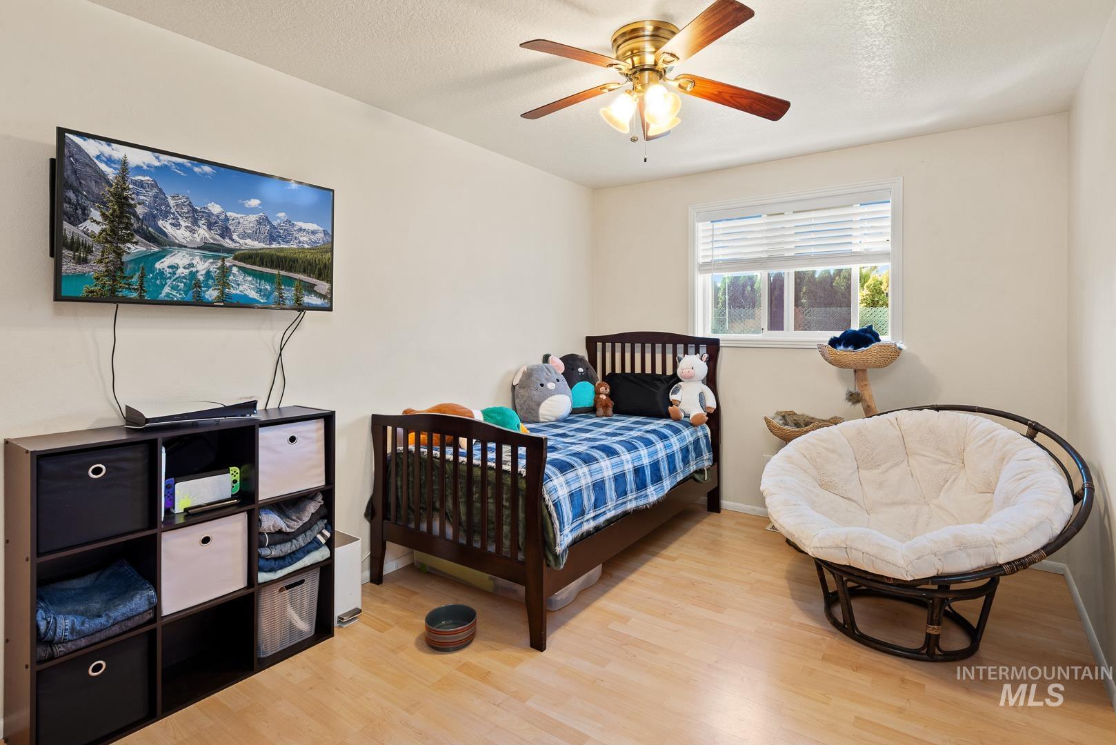 3861 N Sheringham Dr, Boise, Idaho 83704, 4 Bedrooms, 2 Bathrooms, Residential For Sale, Price $529,000, 98979039