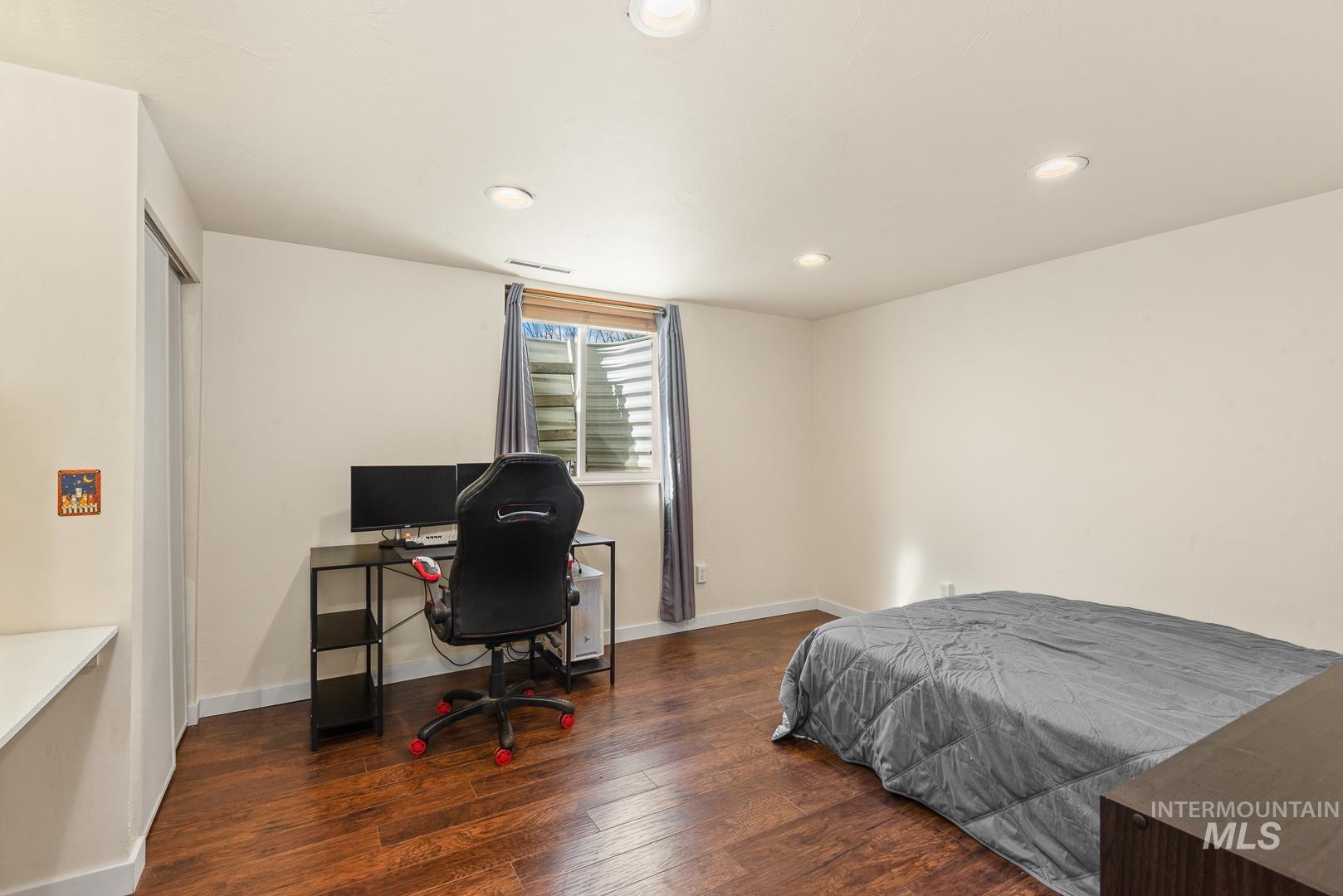 3861 N Sheringham Dr, Boise, Idaho 83704, 4 Bedrooms, 2 Bathrooms, Residential For Sale, Price $529,000, 98979039