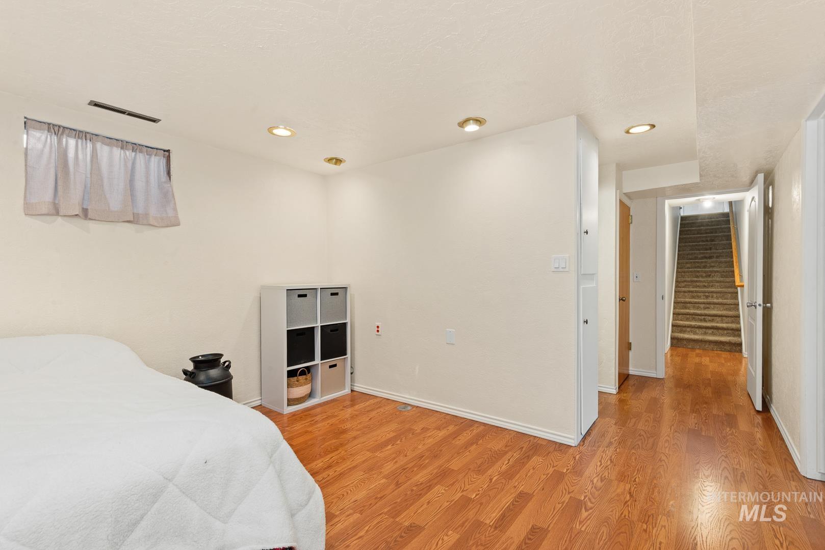 3861 N Sheringham Dr, Boise, Idaho 83704, 4 Bedrooms, 2 Bathrooms, Residential For Sale, Price $529,000, 98979039