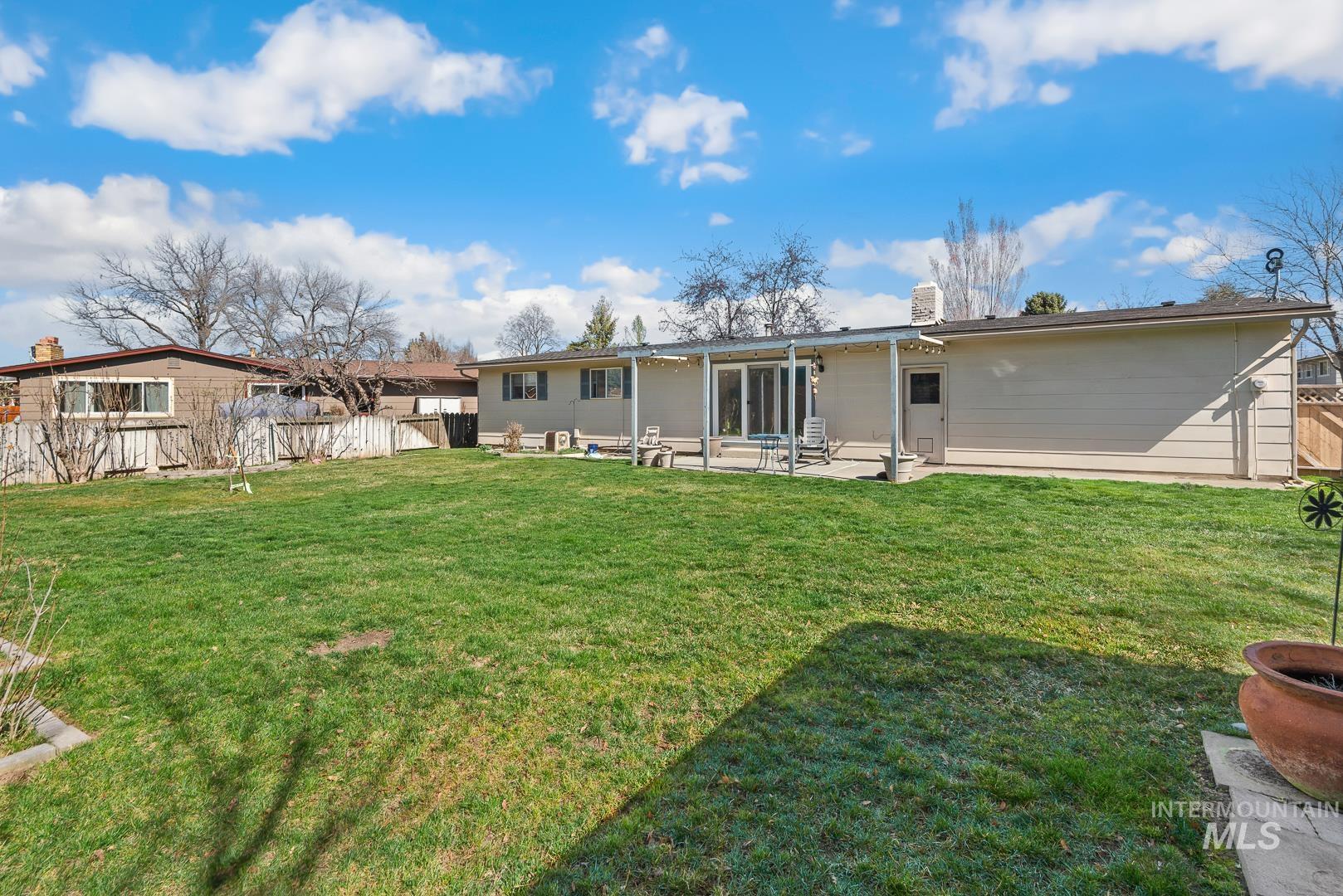 3861 N Sheringham Dr, Boise, Idaho 83704, 4 Bedrooms, 2 Bathrooms, Residential For Sale, Price $529,000, 98979039