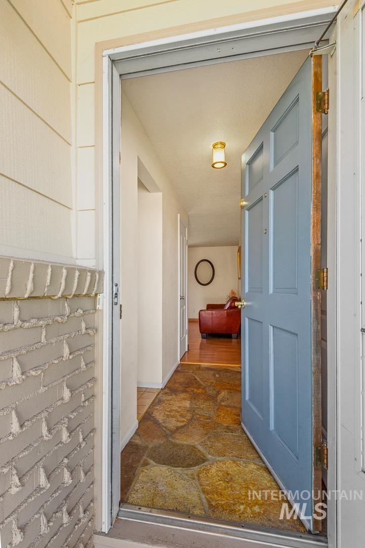 3861 N Sheringham Dr, Boise, Idaho 83704, 4 Bedrooms, 2 Bathrooms, Residential For Sale, Price $529,000, 98979039