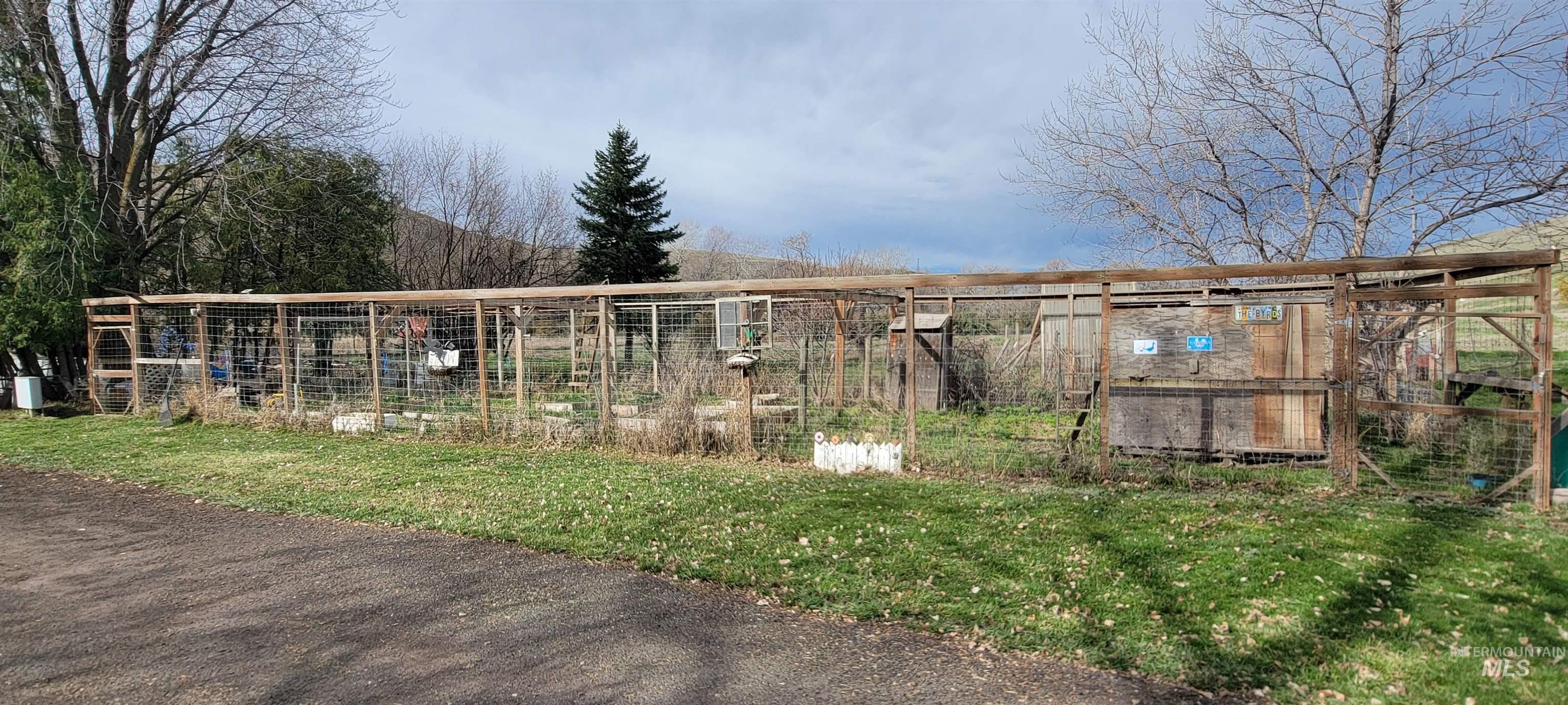 426 Hwy 12 E, Pomeroy, Washington 99347, 4 Bedrooms, 2 Bathrooms, Residential For Sale, Price $395,000,MLS 98979045