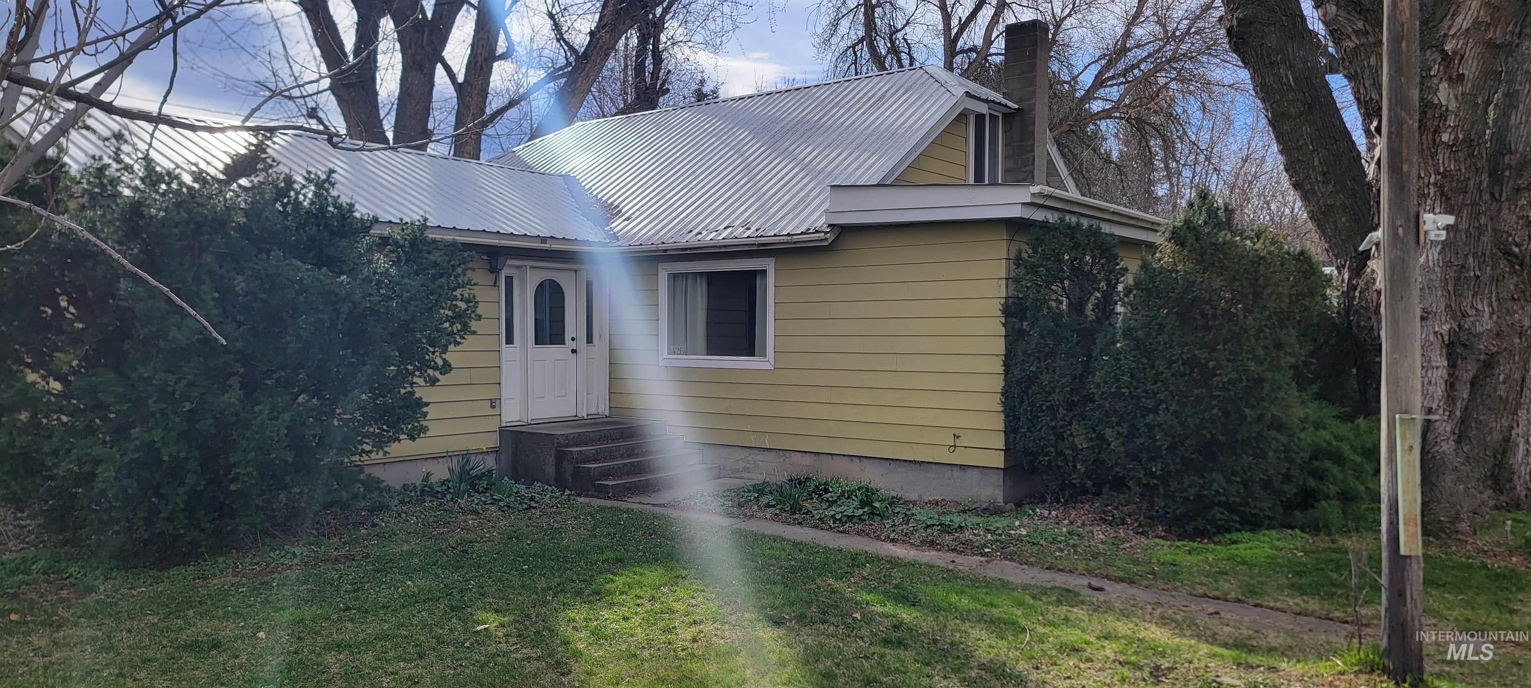 426 Hwy 12 E, Pomeroy, Washington 99347, 4 Bedrooms, 2 Bathrooms, Residential For Sale, Price $395,000,MLS 98979045