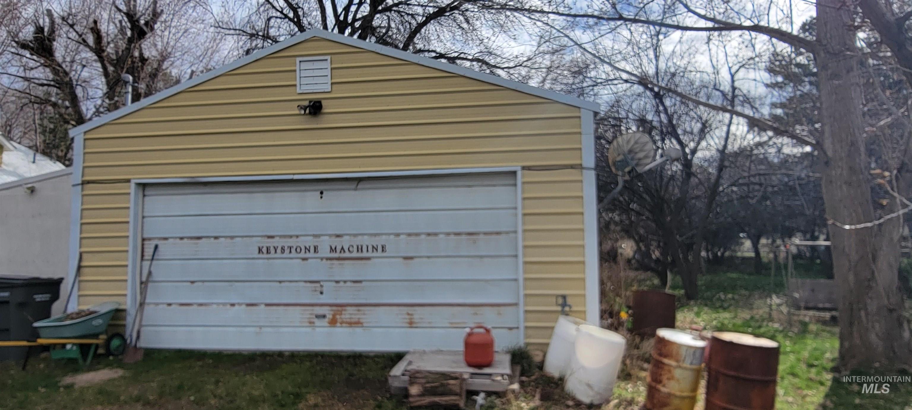 426 Hwy 12 E, Pomeroy, Washington 99347, 4 Bedrooms, 2 Bathrooms, Residential For Sale, Price $395,000, 98979045