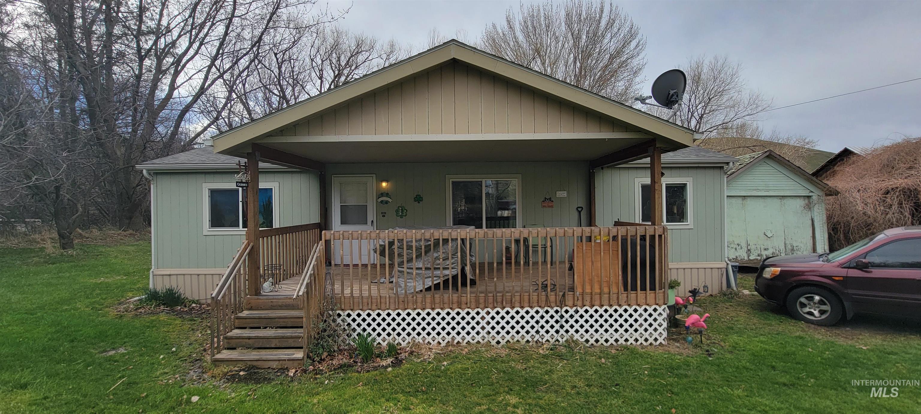 426 Hwy 12 E, Pomeroy, Washington 99347, 4 Bedrooms, 2 Bathrooms, Residential For Sale, Price $395,000, 98979045