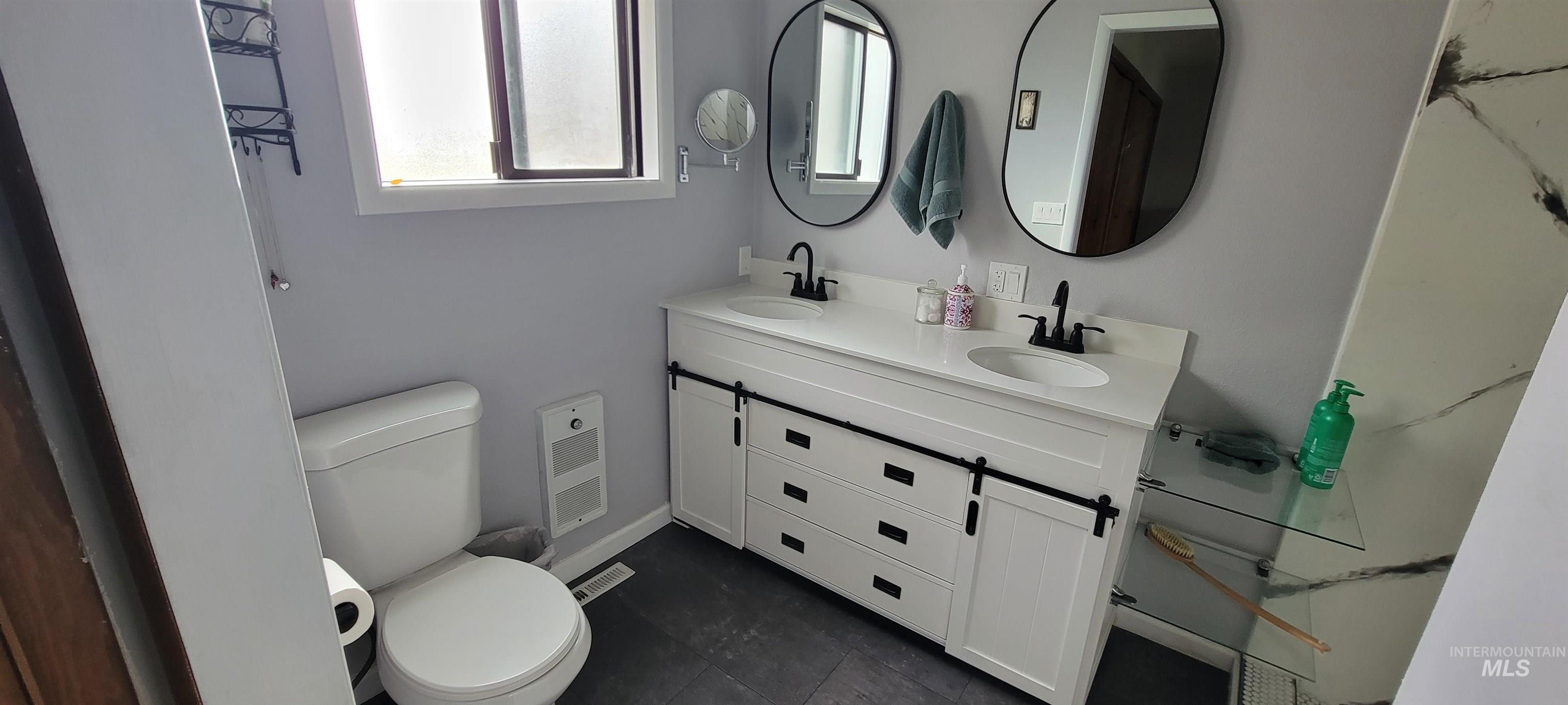 426 Hwy 12 E, Pomeroy, Washington 99347, 4 Bedrooms, 2 Bathrooms, Residential For Sale, Price $395,000,MLS 98979045