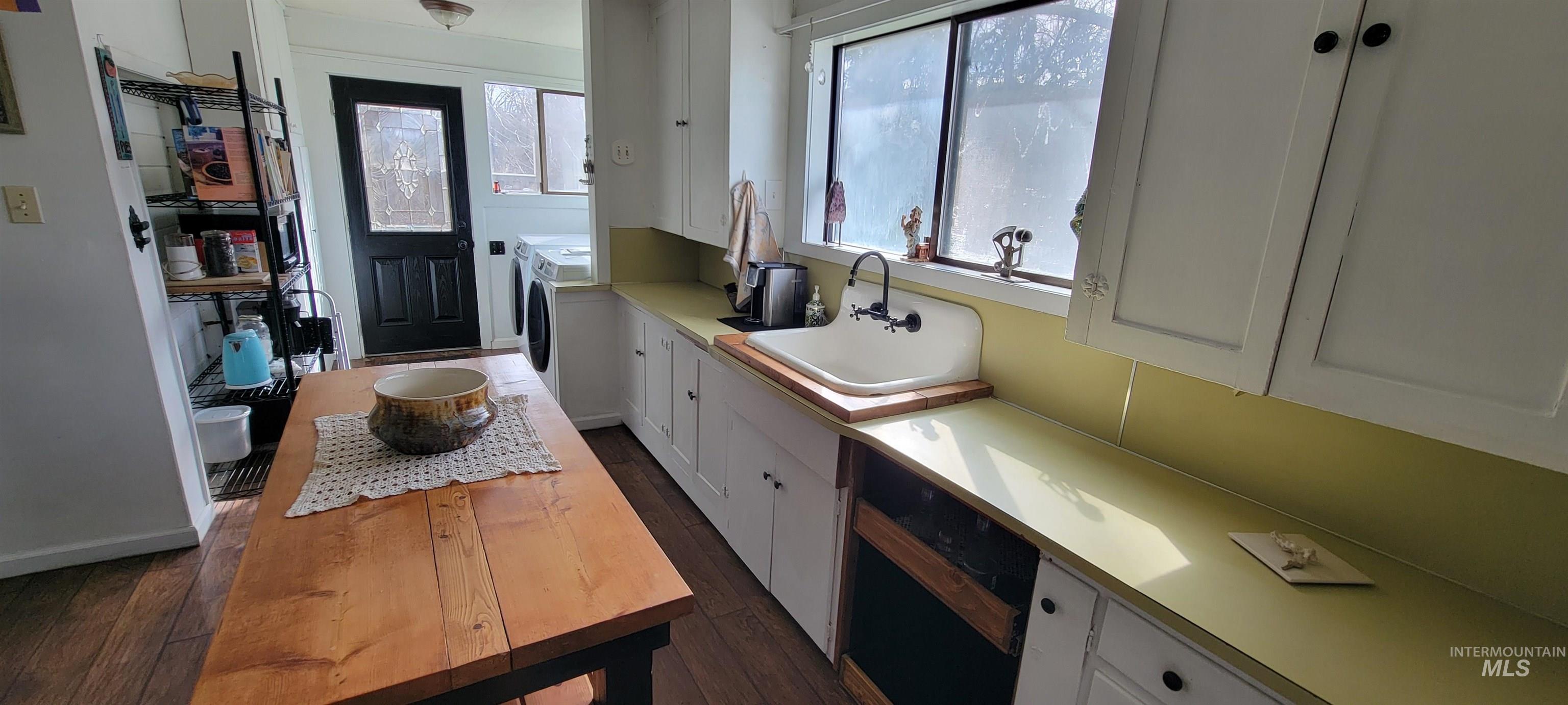 426 Hwy 12 E, Pomeroy, Washington 99347, 4 Bedrooms, 2 Bathrooms, Residential For Sale, Price $395,000, 98979045