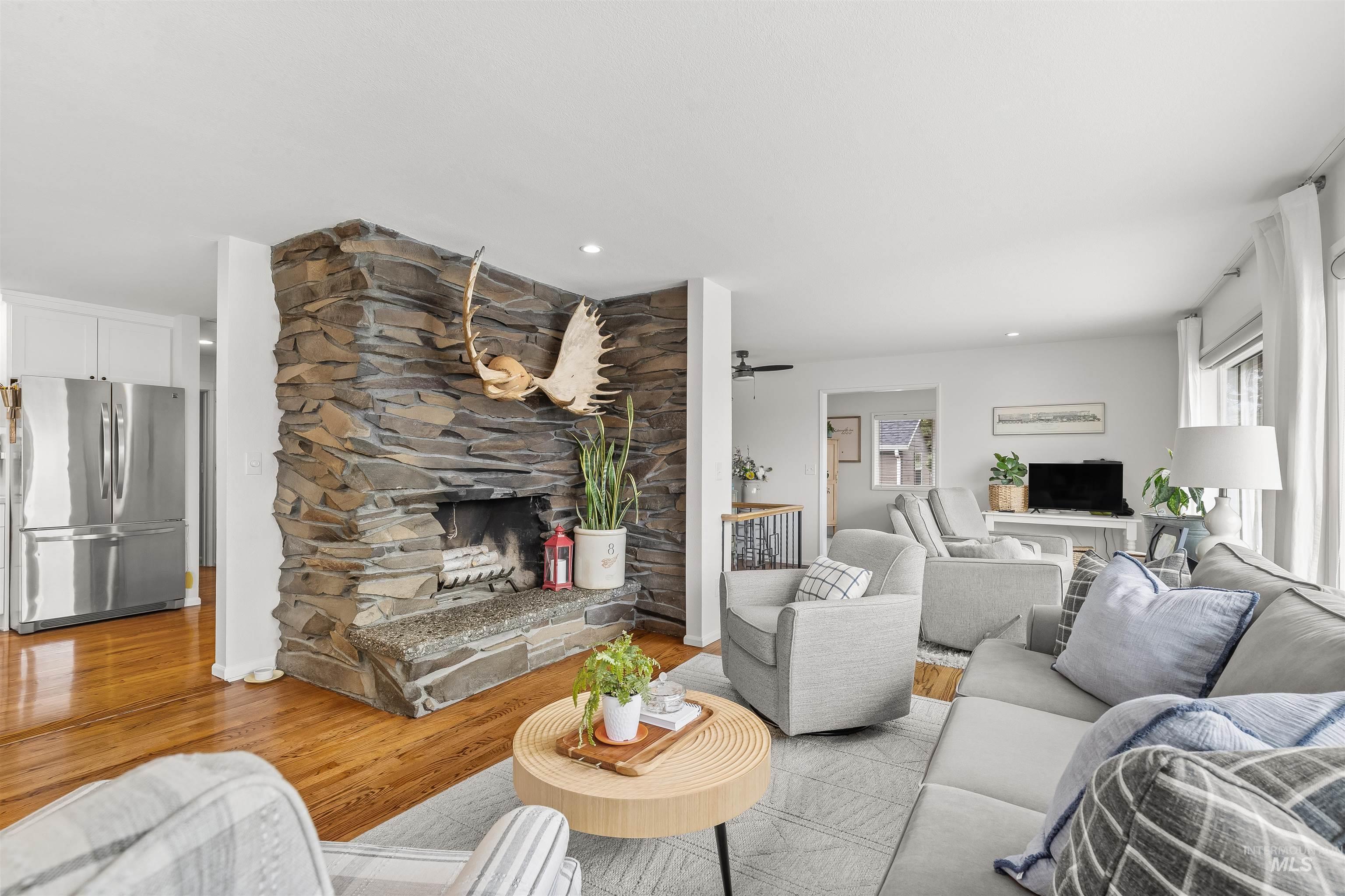 1744 Valleyview Drive, Clarkston, Washington 99403, 3 Bedrooms, 2.5 Bathrooms, Residential For Sale, Price $589,000, 98979048