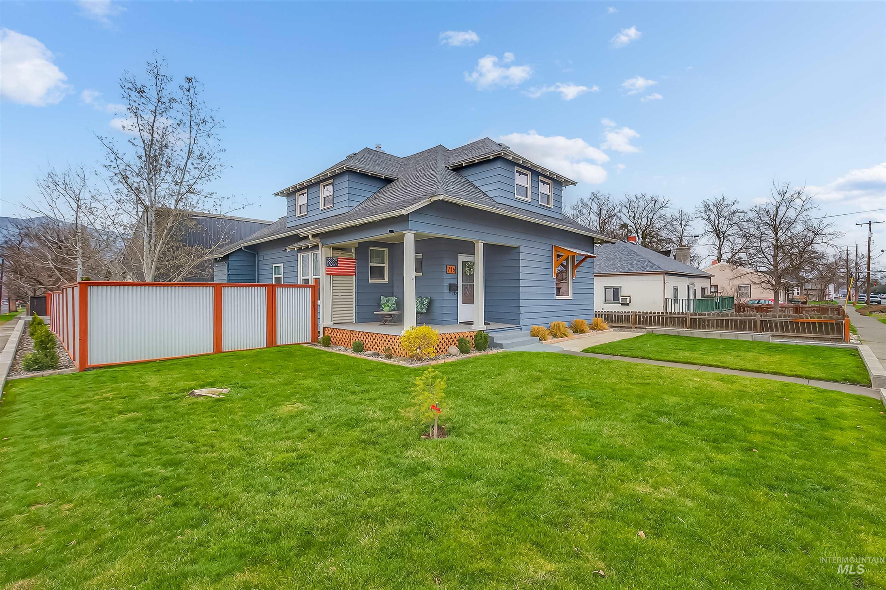 716 Chestnut Street, Clarkston, Washington 99403, 4 Bedrooms, 2 Bathrooms, Residential For Sale, Price $465,000,MLS 98979049