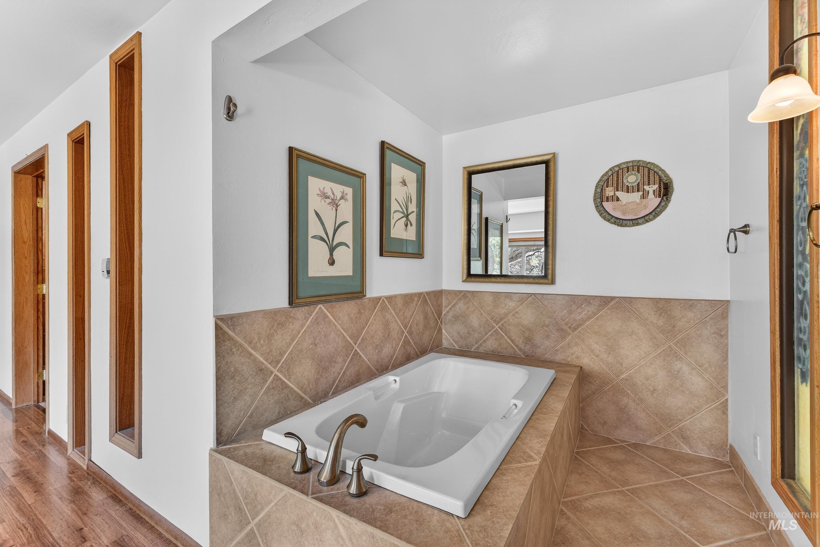 1352 S Main Street, Riggins, Idaho 83549, 6 Bedrooms, 5 Bathrooms, Residential For Sale, Price $1,000,000,MLS 98979051