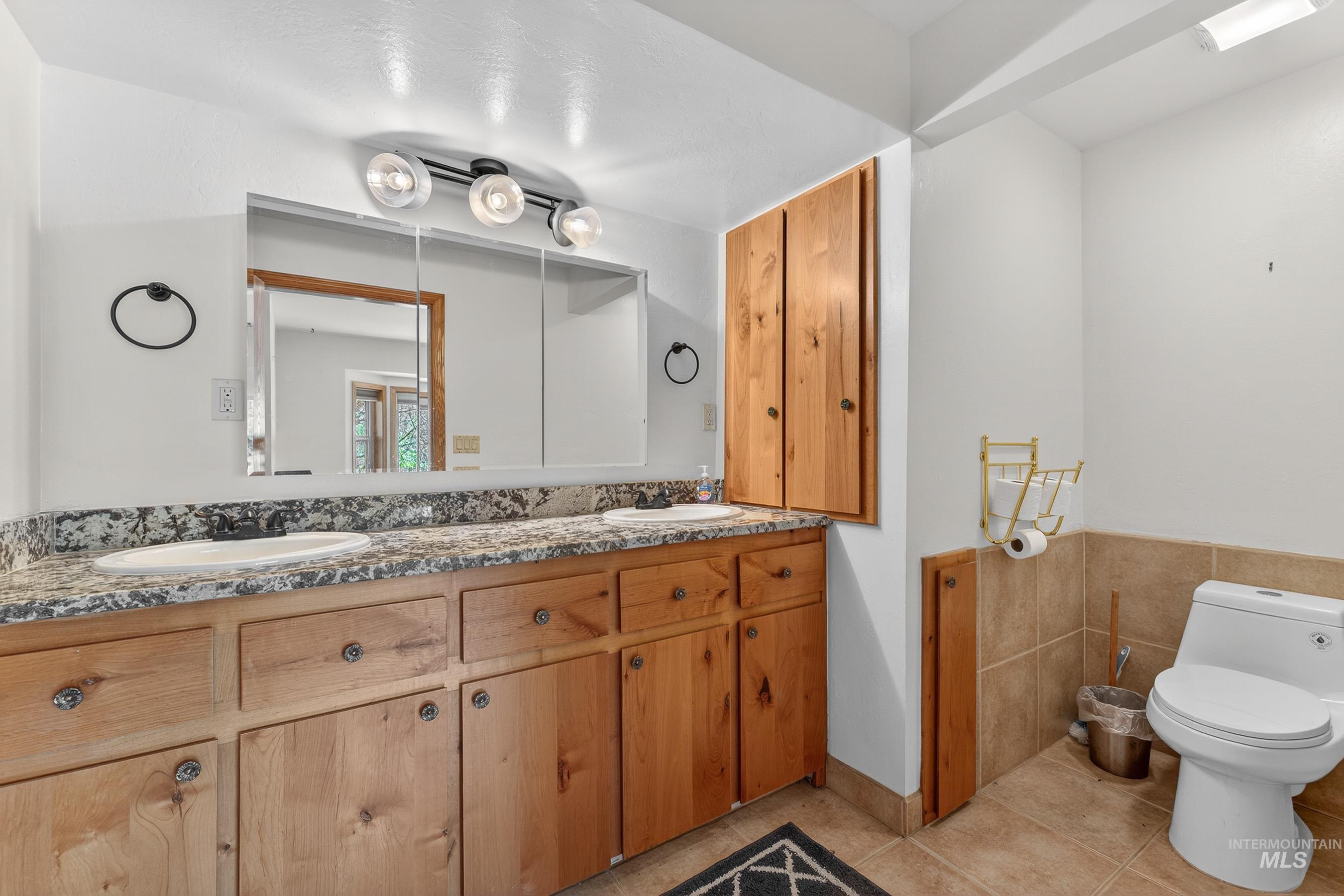 1352 S Main Street, Riggins, Idaho 83549, 6 Bedrooms, 5 Bathrooms, Residential For Sale, Price $1,000,000,MLS 98979051