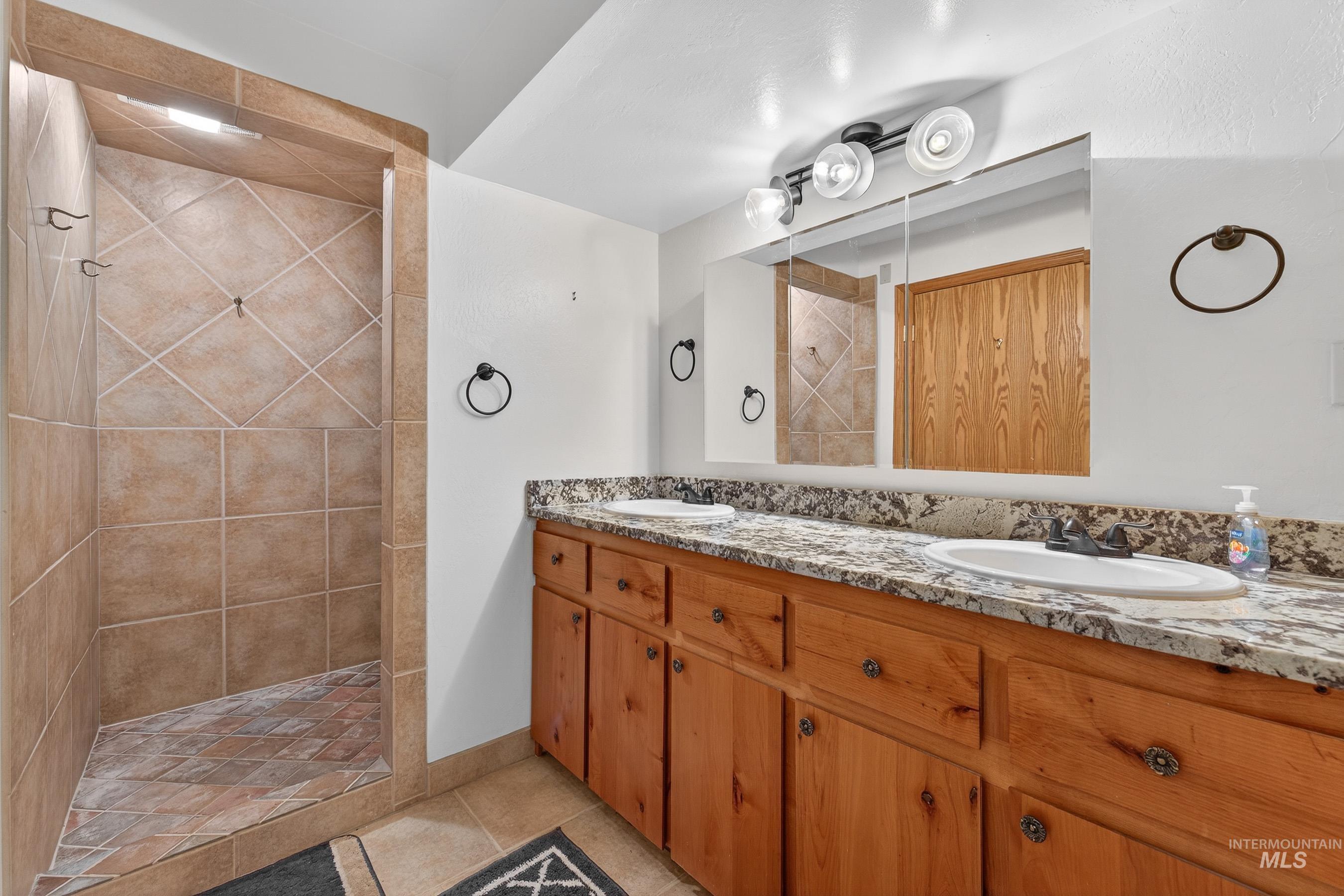 1352 S Main Street, Riggins, Idaho 83549, 6 Bedrooms, 5 Bathrooms, Residential For Sale, Price $1,000,000,MLS 98979051