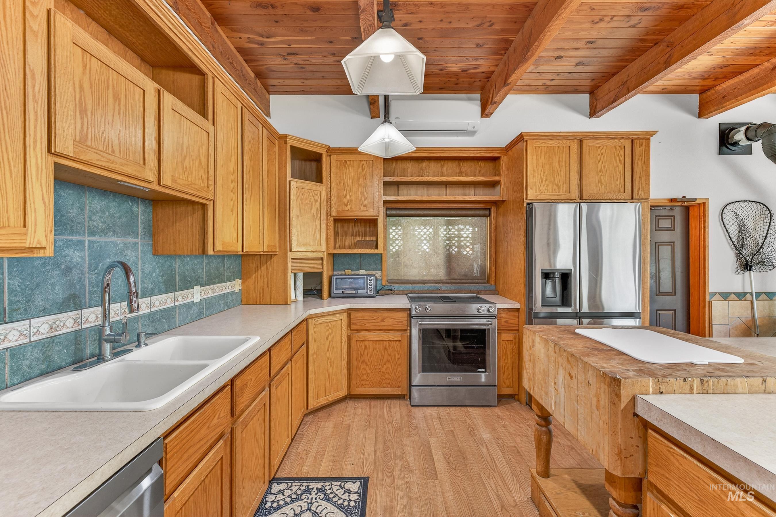 1352 S Main Street, Riggins, Idaho 83549, 6 Bedrooms, 5 Bathrooms, Residential For Sale, Price $1,000,000,MLS 98979051