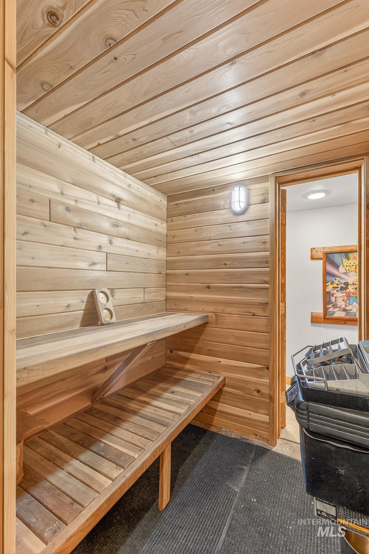 1352 S Main Street, Riggins, Idaho 83549, 6 Bedrooms, 5 Bathrooms, Residential For Sale, Price $1,000,000,MLS 98979051