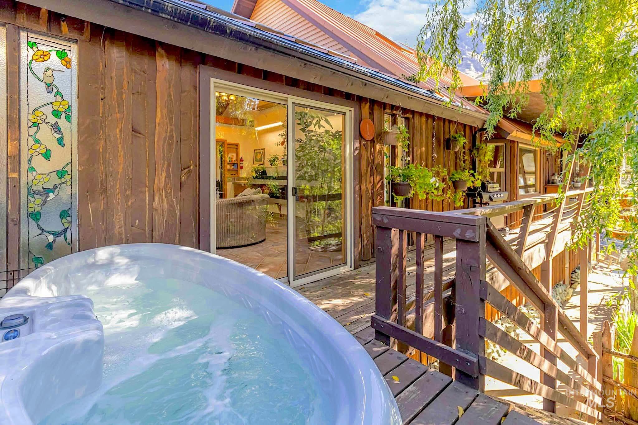 1352 S Main Street, Riggins, Idaho 83549, 6 Bedrooms, 5 Bathrooms, Residential For Sale, Price $1,000,000, 98979051