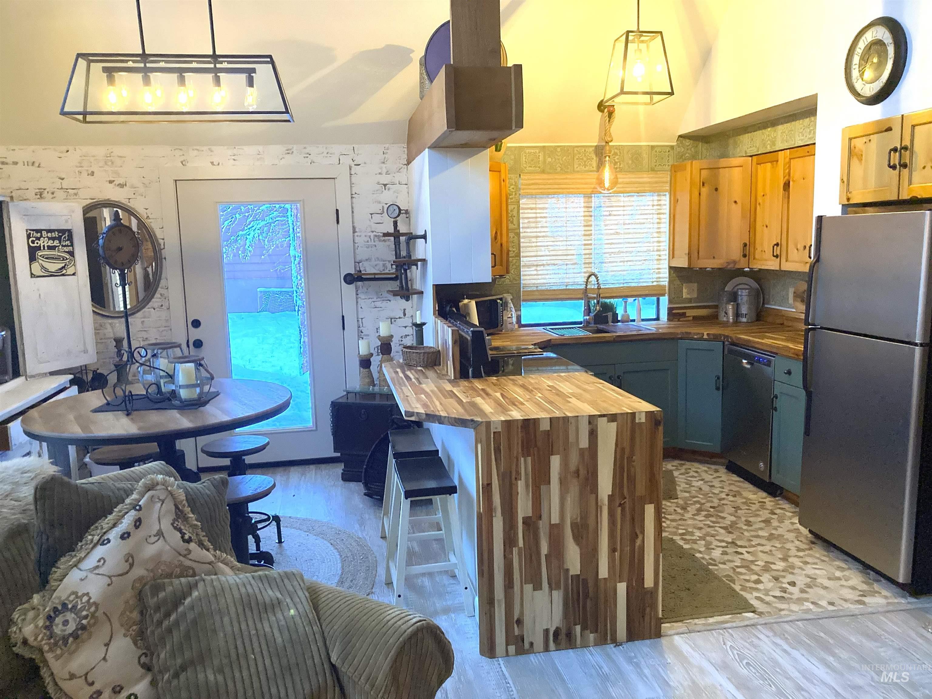 306 Rio Vista Blvd, McCall, Idaho 83638, 3 Bedrooms, 1.5 Bathrooms, Residential For Sale, Price $779,000, 98979052