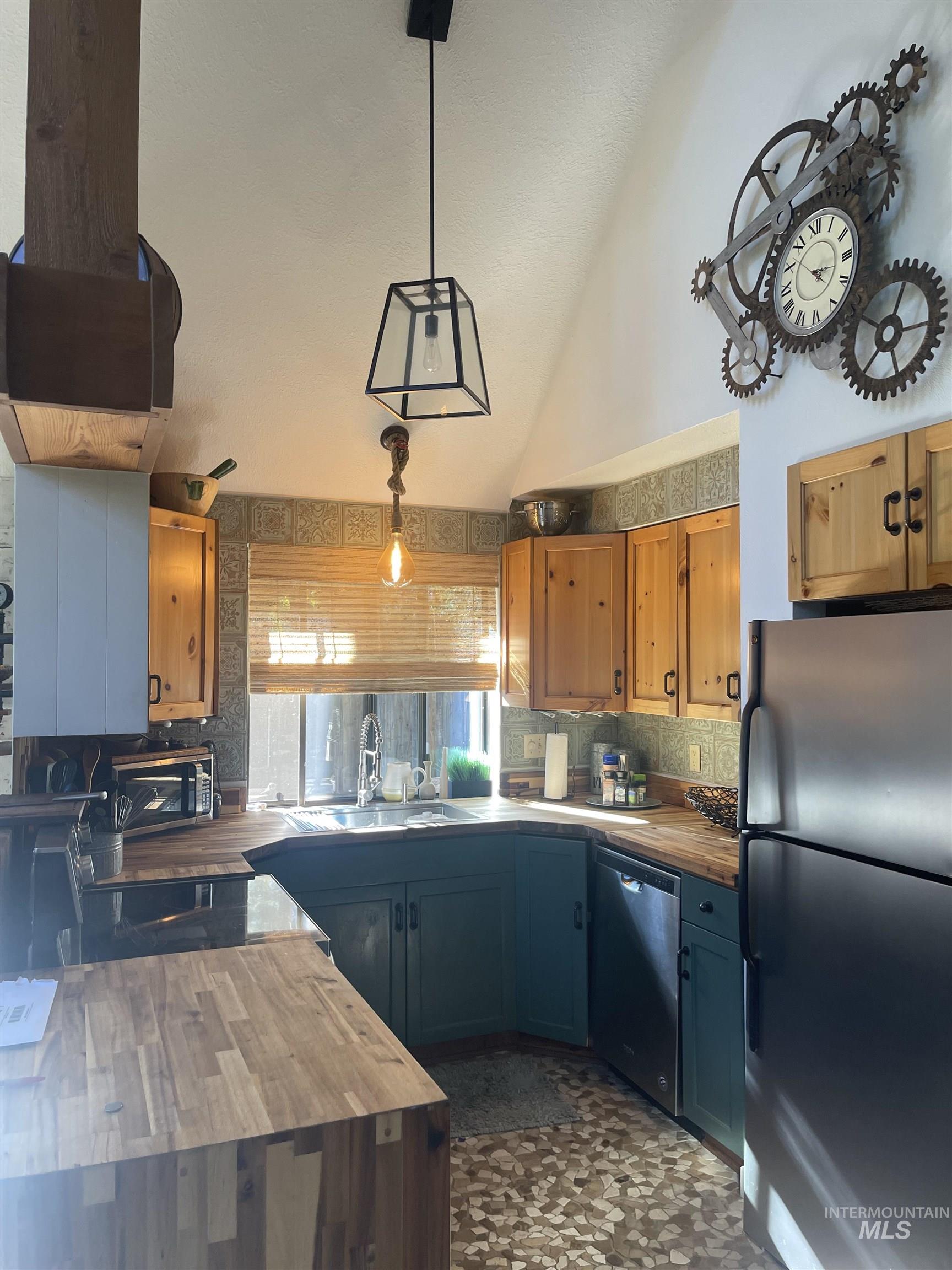 306 Rio Vista Blvd, McCall, Idaho 83638, 3 Bedrooms, 1.5 Bathrooms, Residential For Sale, Price $779,000, 98979052