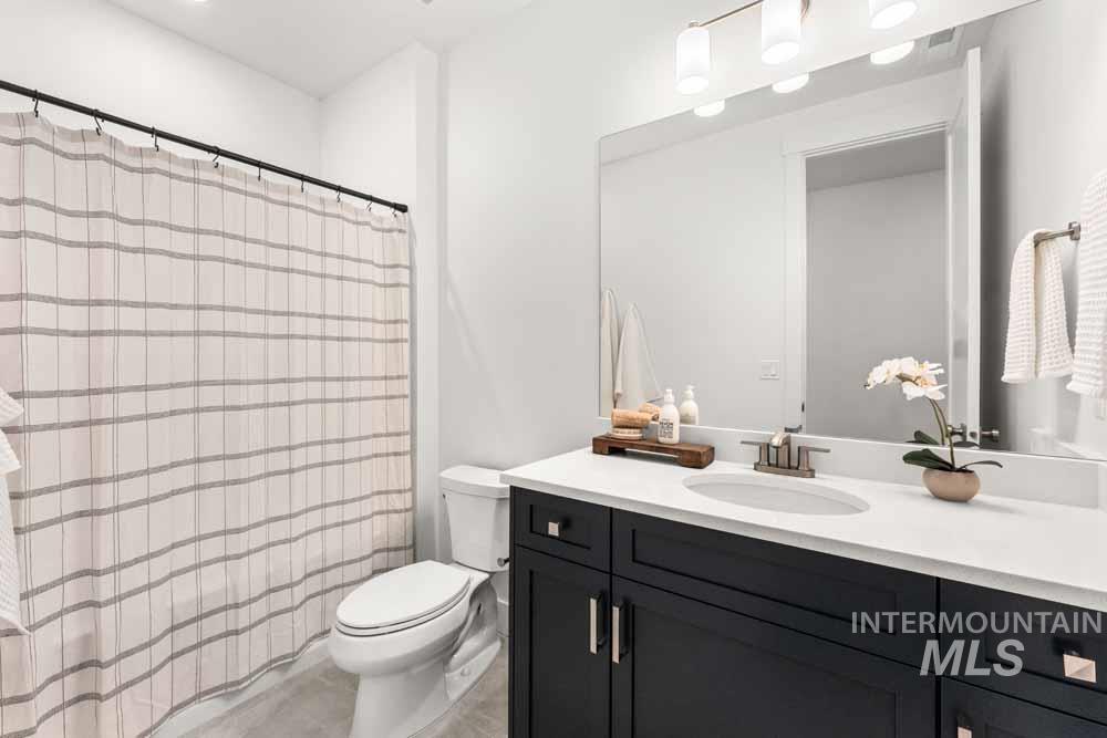 381 E Lombard Ln, Eagle, Idaho 83616, 3 Bedrooms, 2.5 Bathrooms, Residential For Sale, Price $588,995,MLS 98979057