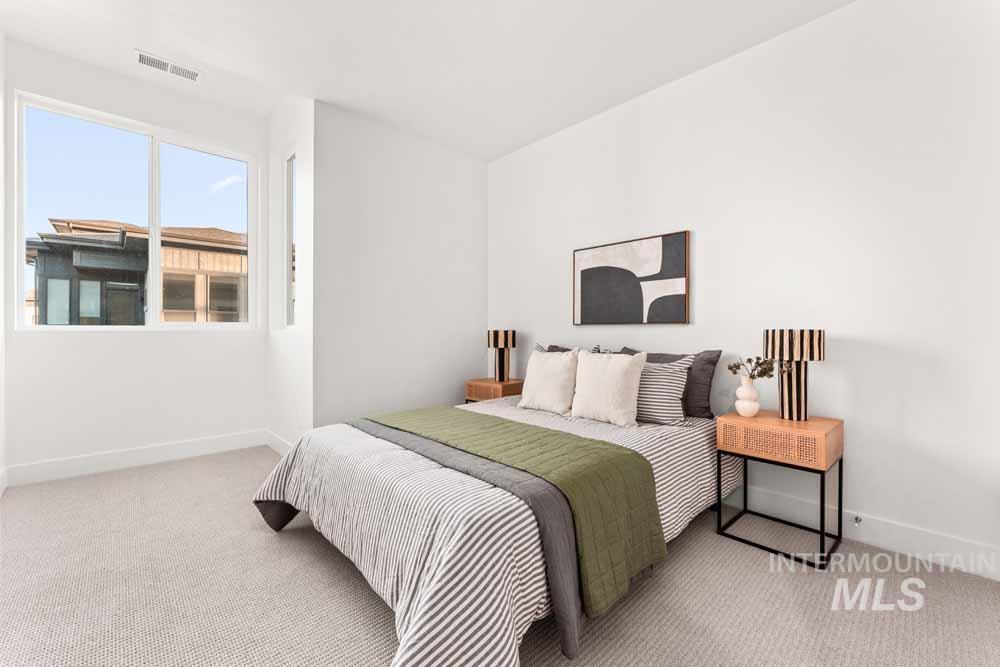 381 E Lombard Ln, Eagle, Idaho 83616, 3 Bedrooms, 2.5 Bathrooms, Residential For Sale, Price $588,995,MLS 98979057