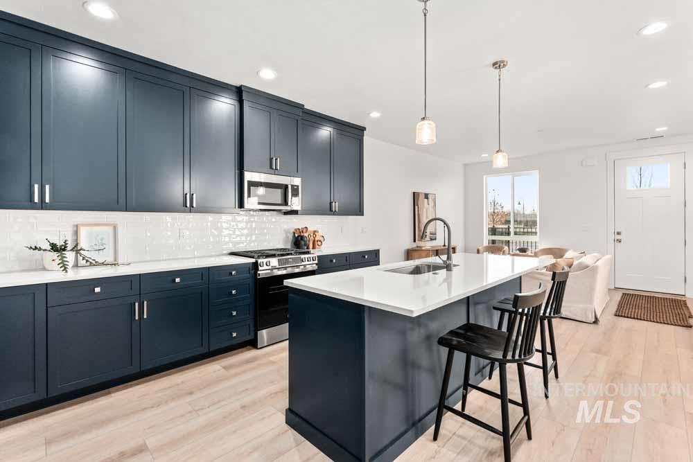 381 E Lombard Ln, Eagle, Idaho 83616, 3 Bedrooms, 2.5 Bathrooms, Residential For Sale, Price $588,995,MLS 98979057