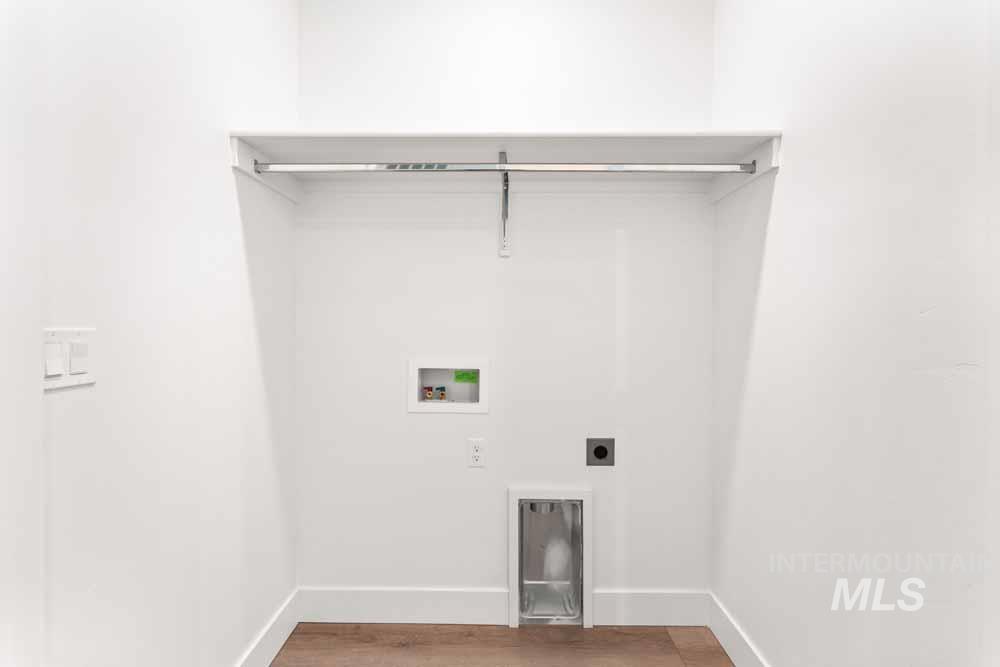 381 E Lombard Ln, Eagle, Idaho 83616, 3 Bedrooms, 2.5 Bathrooms, Residential For Sale, Price $588,995,MLS 98979057