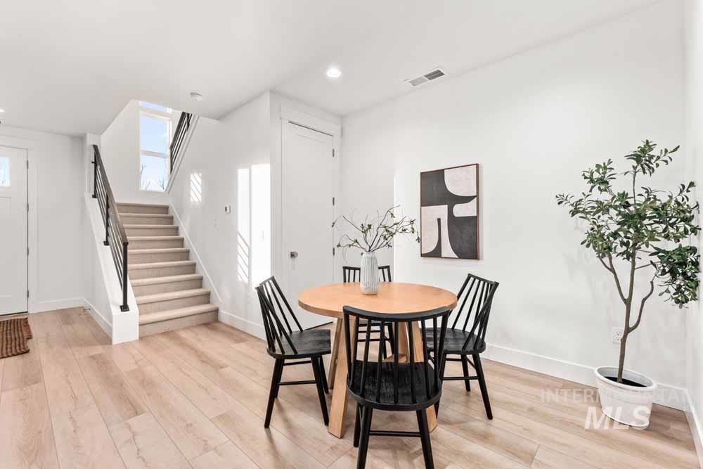 381 E Lombard Ln, Eagle, Idaho 83616, 3 Bedrooms, 2.5 Bathrooms, Residential For Sale, Price $588,995,MLS 98979057