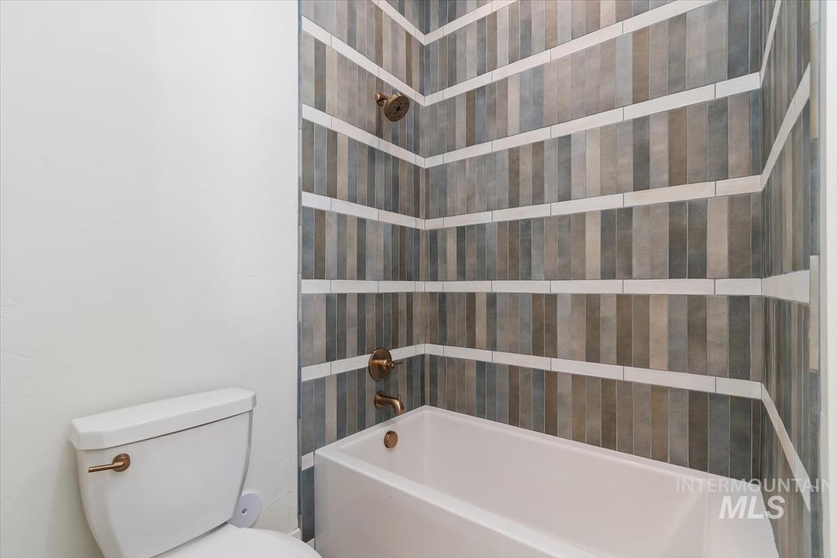 8088 W Inspirado Dr, Meridian, Idaho 83646, 3 Bedrooms, 2.5 Bathrooms, Residential For Sale, Price $1,674,900, 98979061