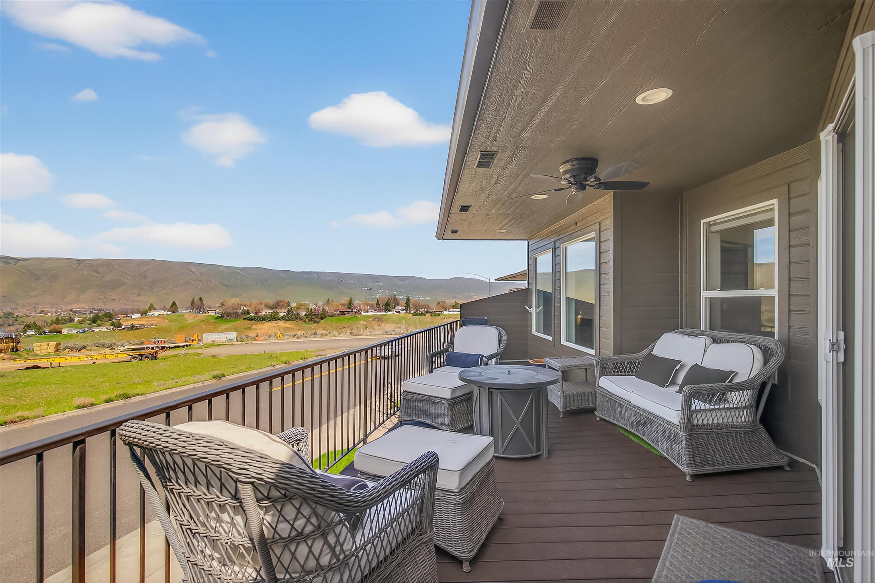 526 Valley Vista Blvd, Lewiston, Idaho 83501-0000, 3 Bedrooms, 3 Bathrooms, Residential For Sale, Price $525,000,MLS 98979062