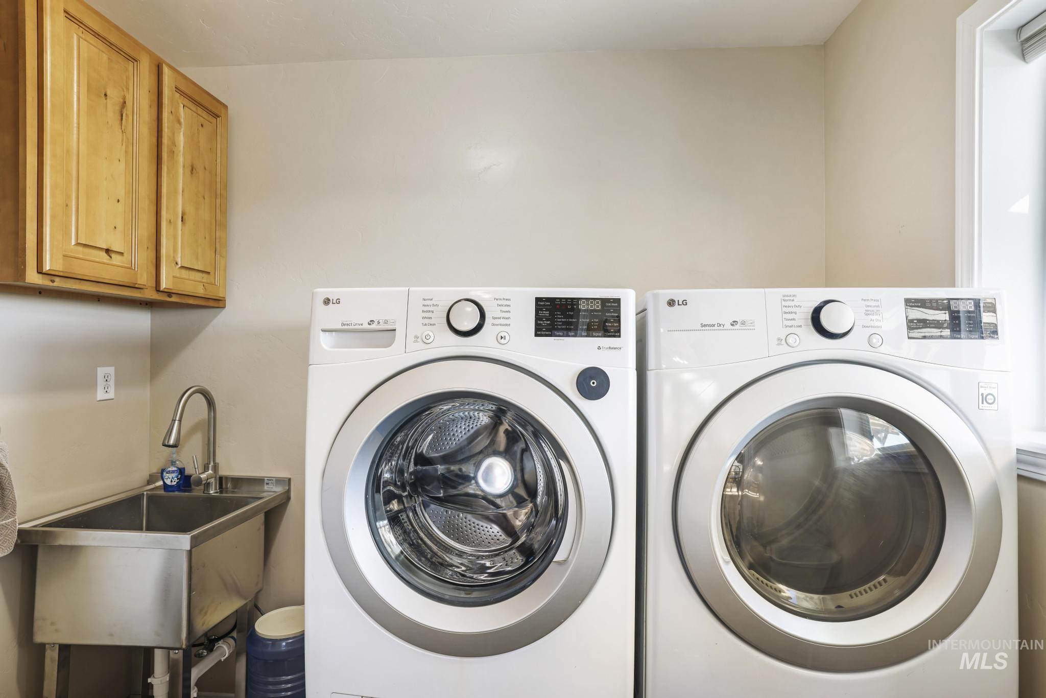 256 E 265 Lane N, Rupert, Idaho 83350-0000, 5 Bedrooms, 3 Bathrooms, Residential For Sale, Price $650,000, 98979064