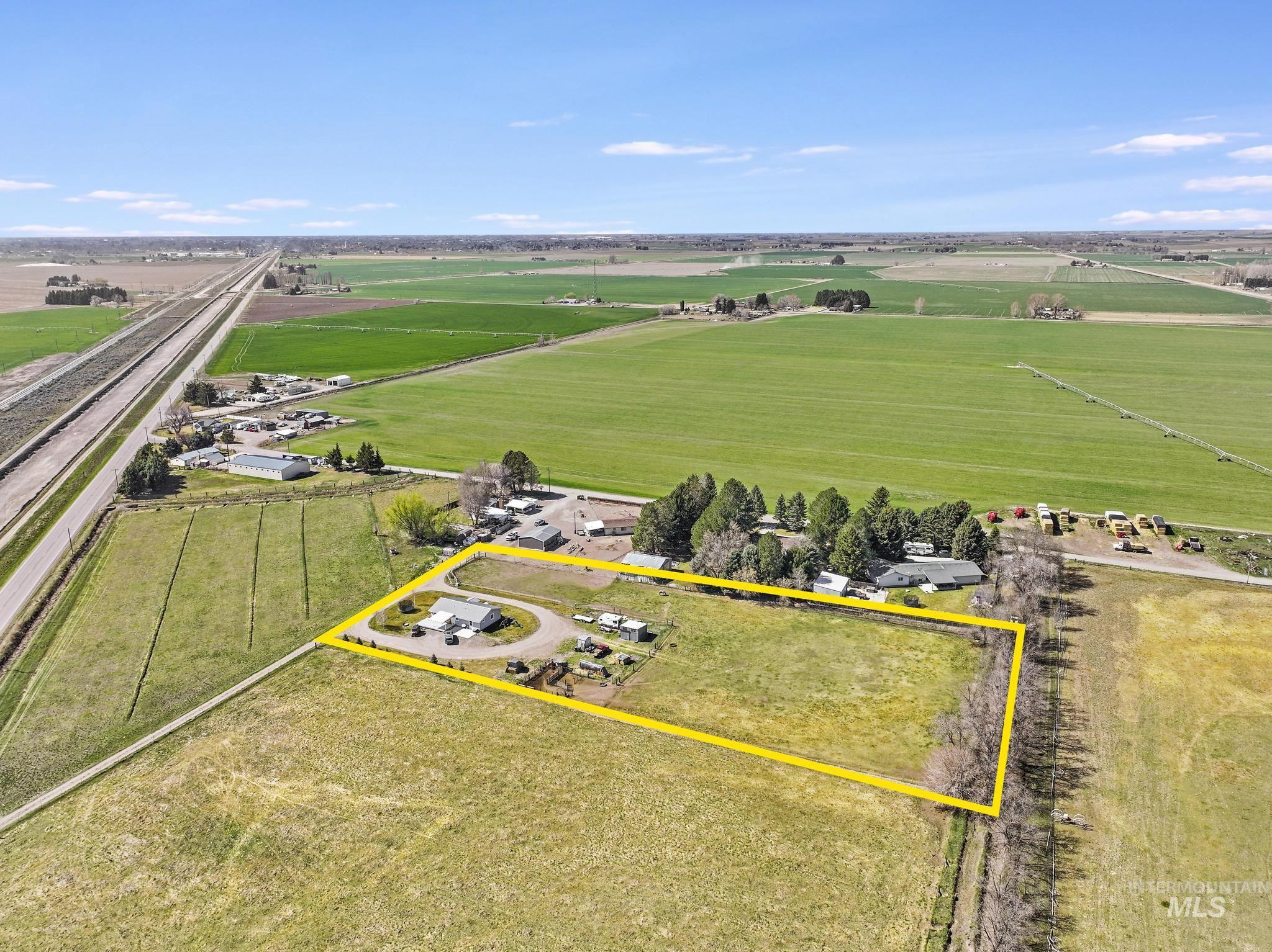 256 E 265 Lane N, Rupert, Idaho 83350-0000, 5 Bedrooms, 3 Bathrooms, Residential For Sale, Price $650,000, 98979064