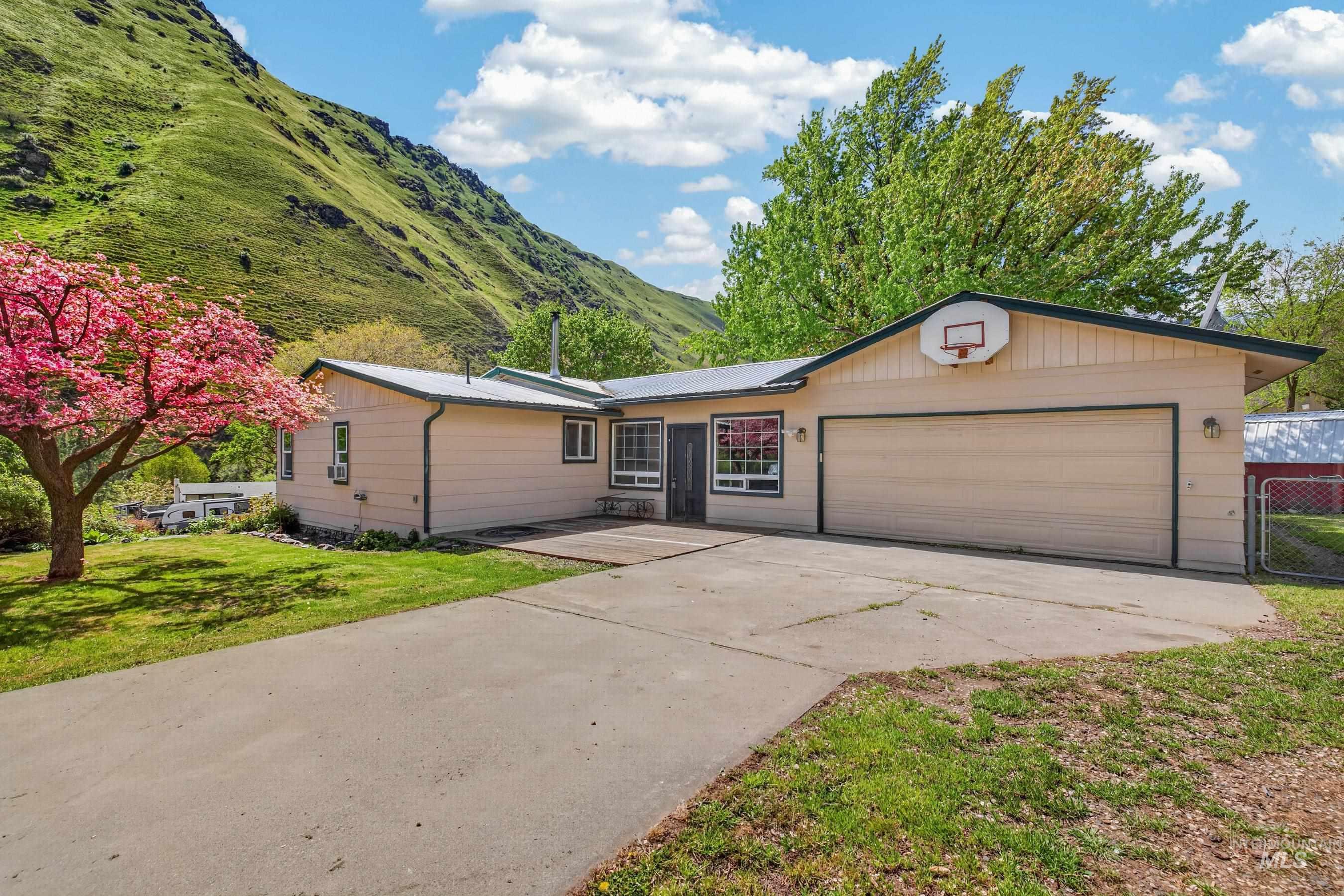 100 Park, Riggins, Idaho 83549, 3 Bedrooms, 2 Bathrooms, Residential For Sale, Price $424,000, 98979065