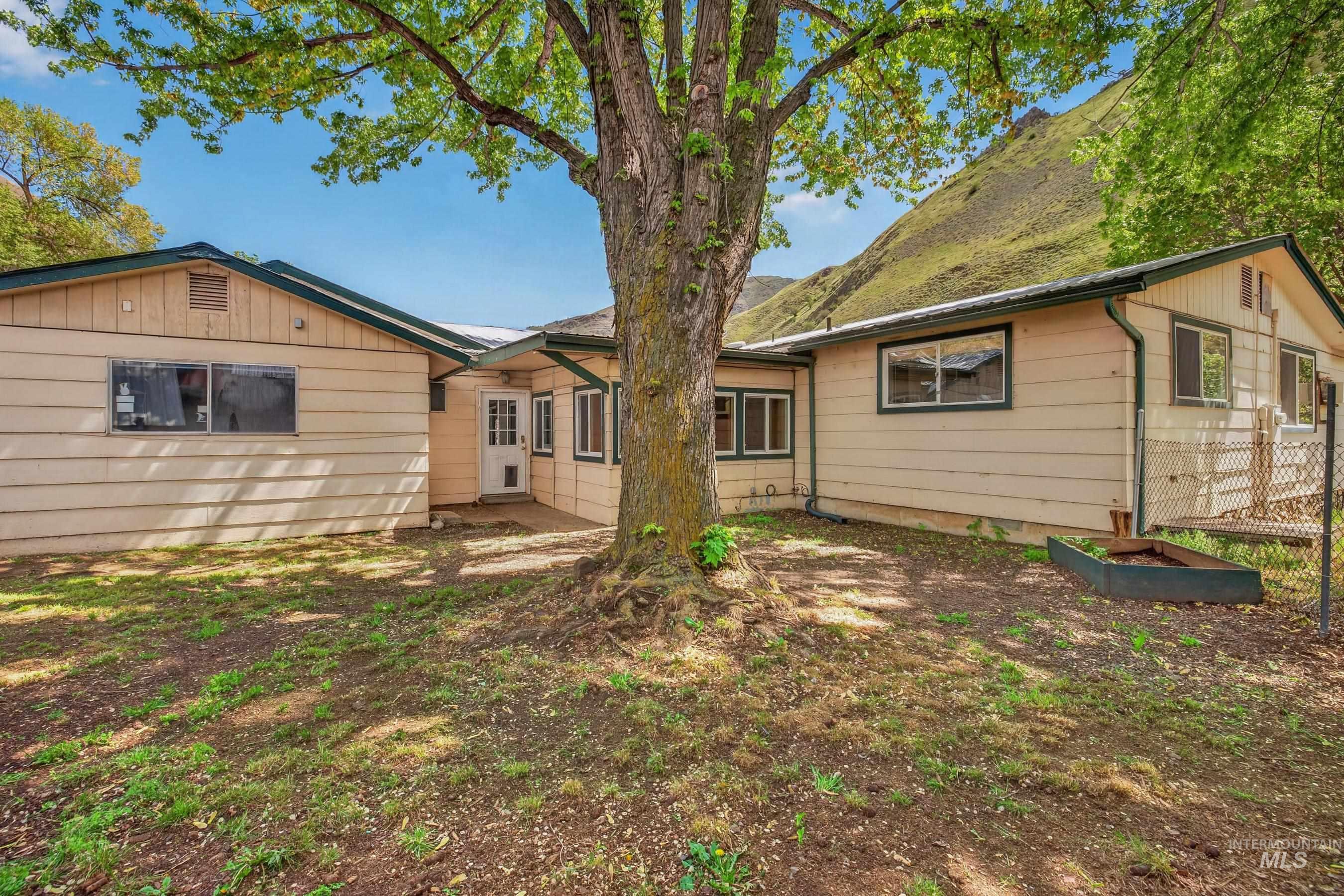 100 Park, Riggins, Idaho 83549, 3 Bedrooms, 2 Bathrooms, Residential For Sale, Price $424,000, 98979065