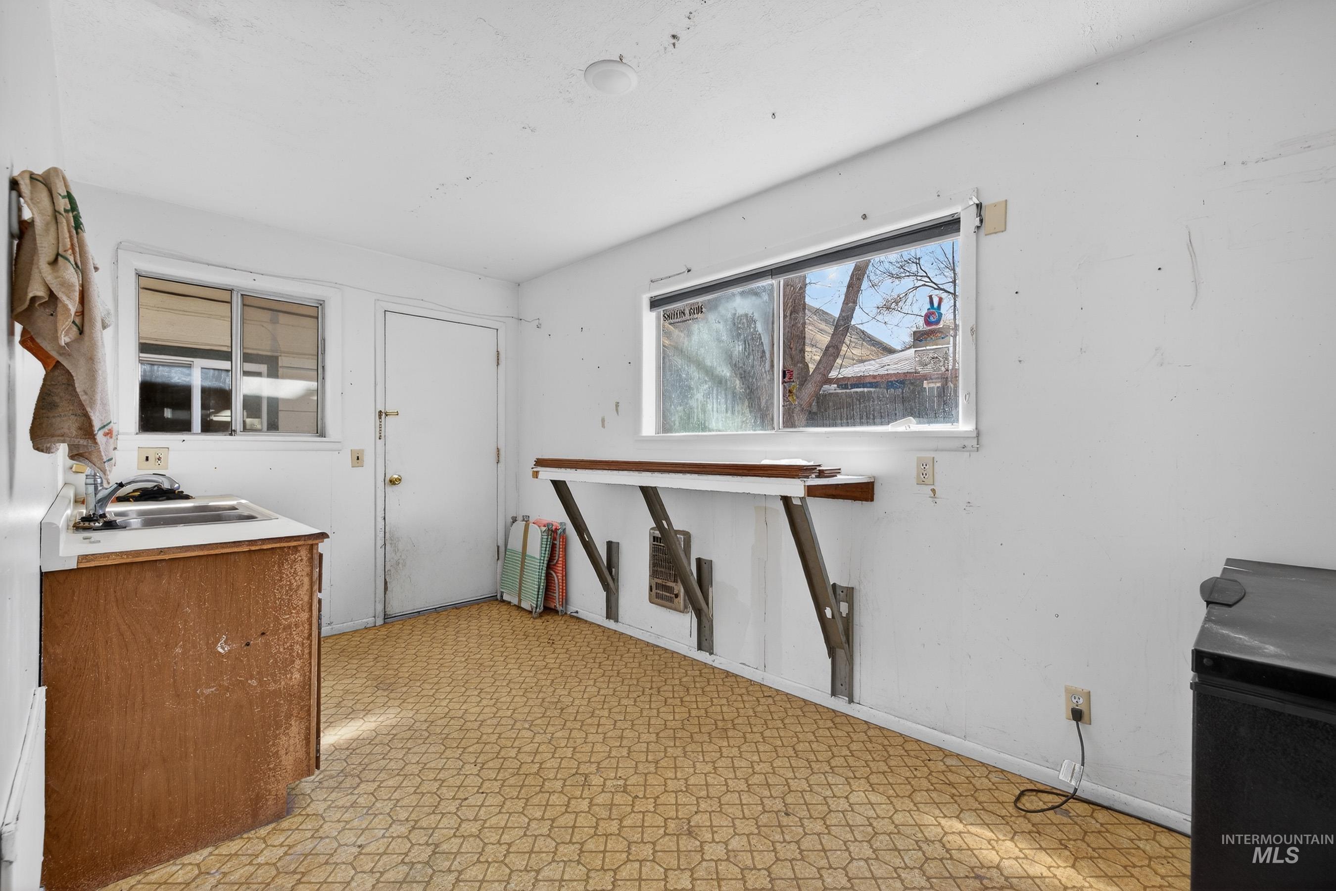 100 Park, Riggins, Idaho 83549, 3 Bedrooms, 2 Bathrooms, Residential For Sale, Price $439,000, 98979065