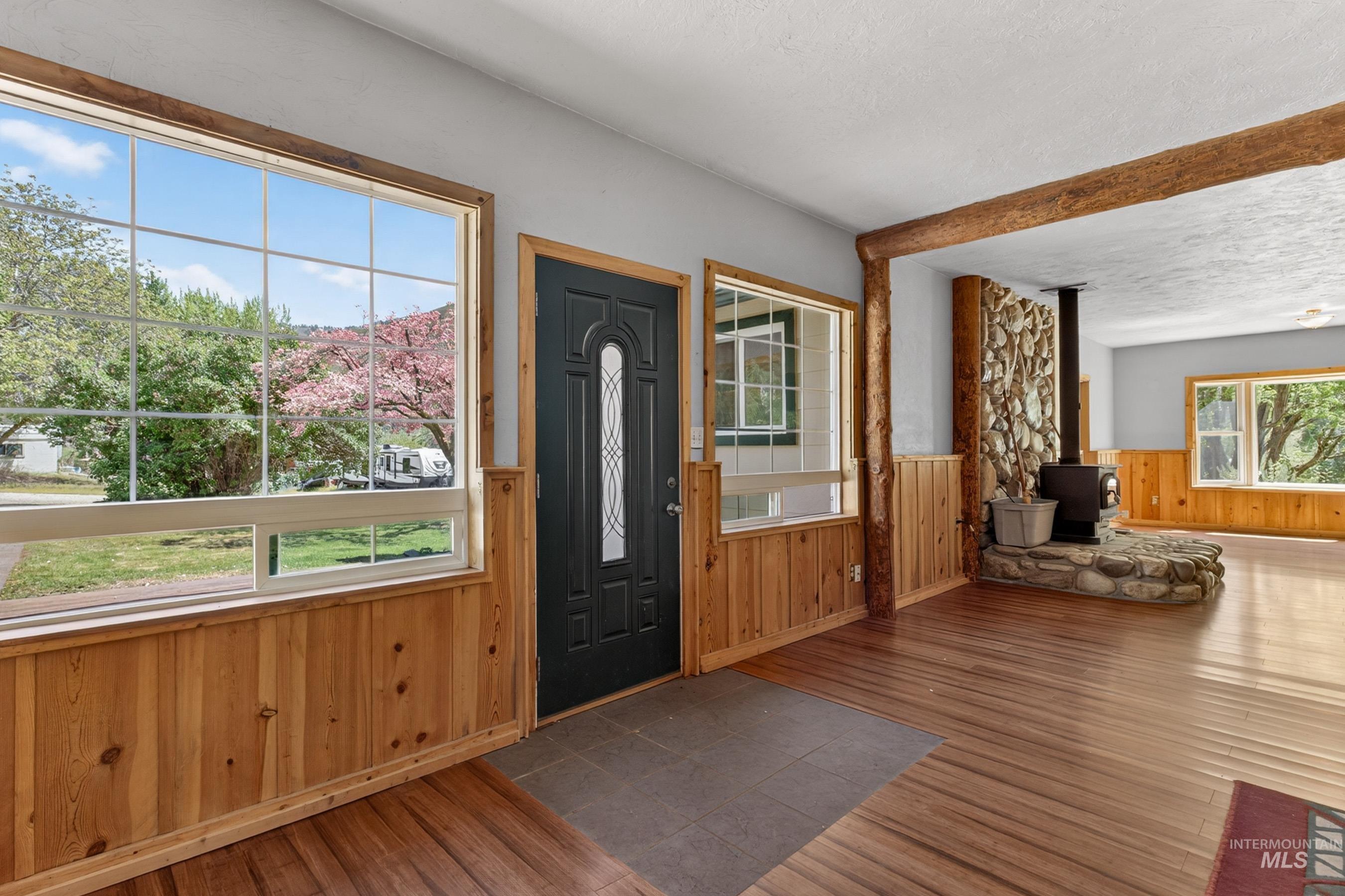 100 Park, Riggins, Idaho 83549, 3 Bedrooms, 2 Bathrooms, Residential For Sale, Price $424,000, 98979065
