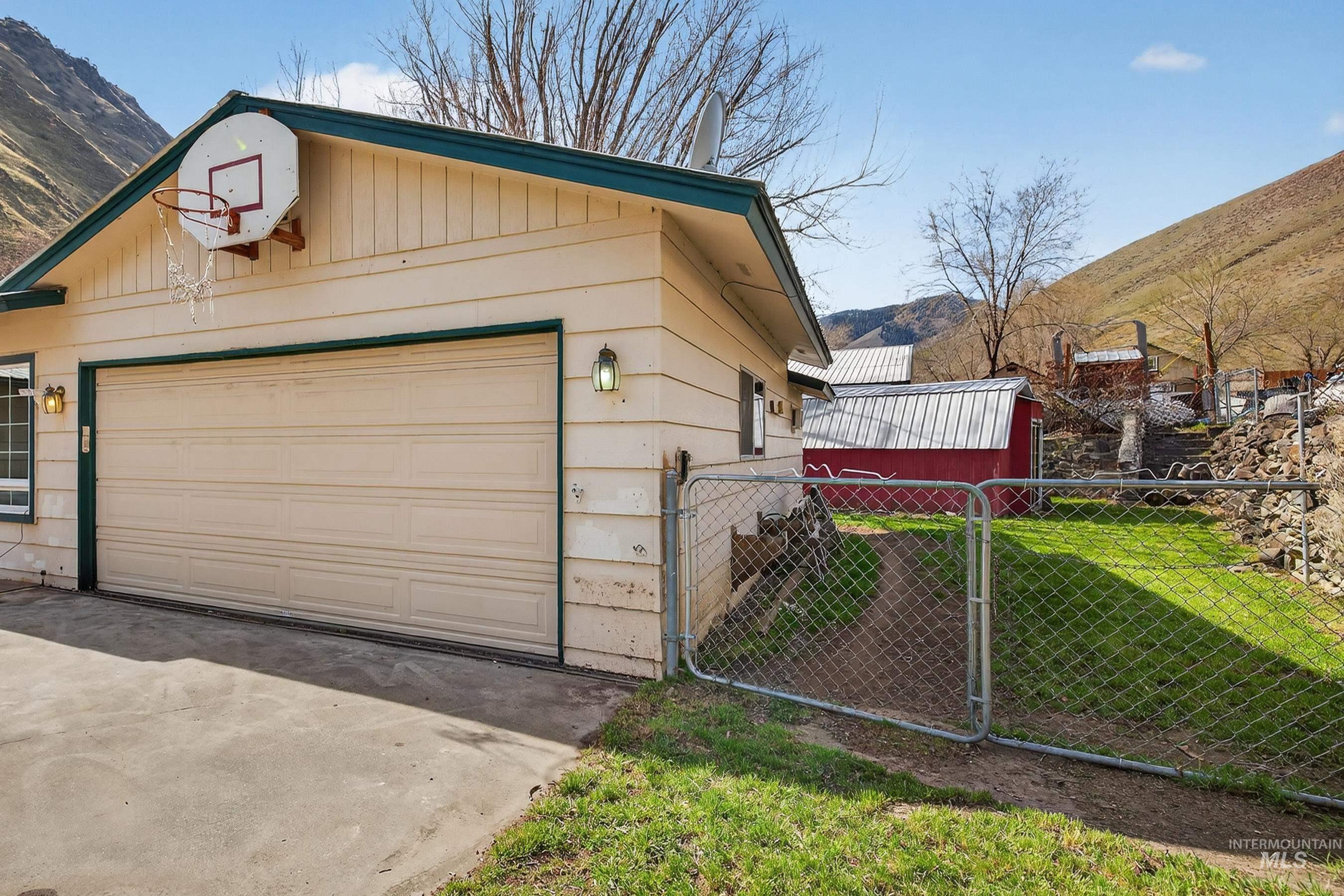 100 Park, Riggins, Idaho 83549, 3 Bedrooms, 2 Bathrooms, Residential For Sale, Price $439,000,MLS 98979065