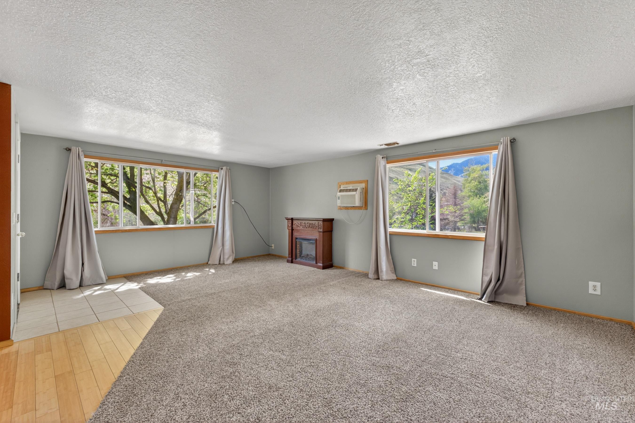 100 Park, Riggins, Idaho 83549, 3 Bedrooms, 2 Bathrooms, Residential For Sale, Price $424,000, 98979065