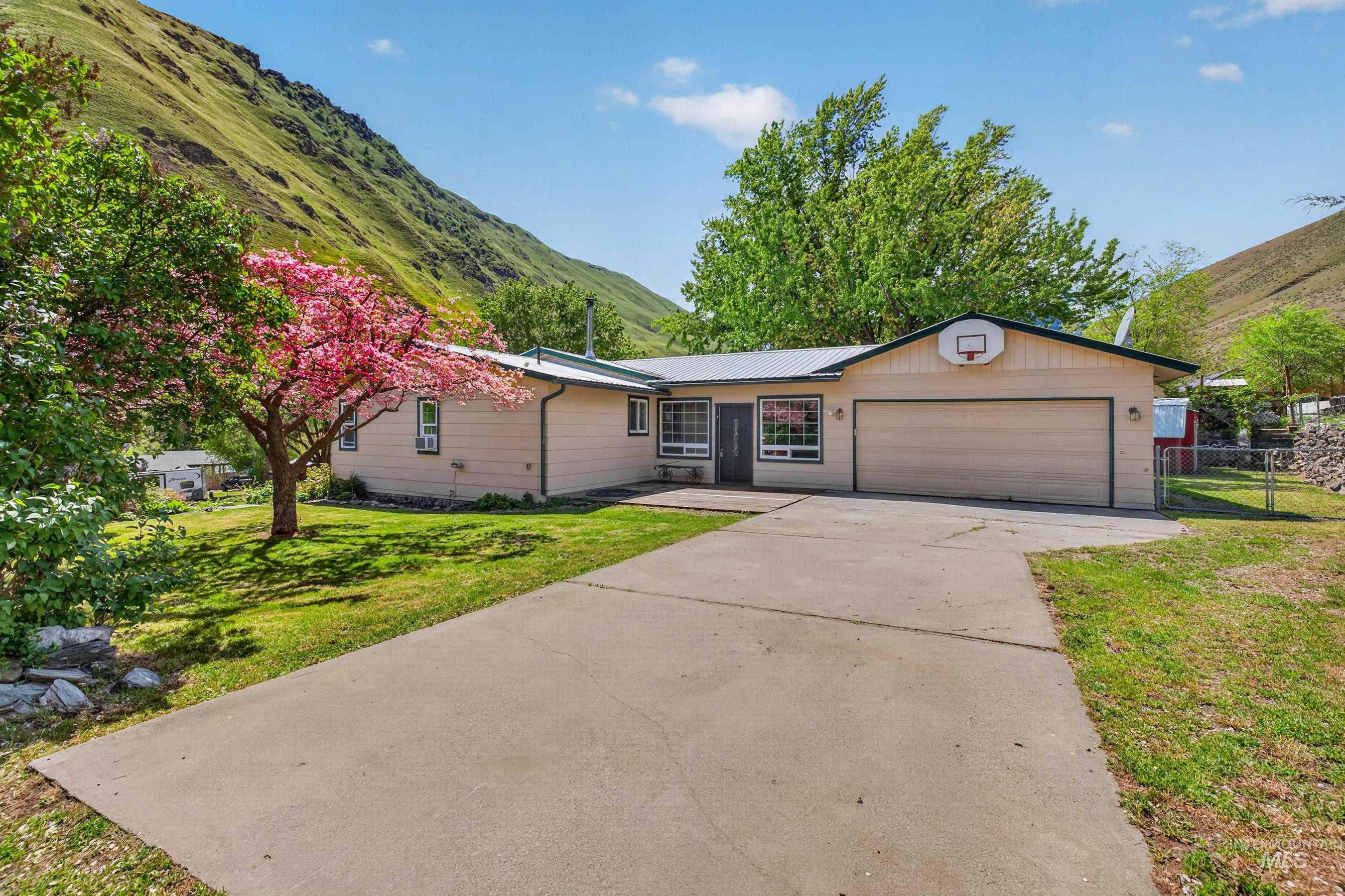 100 Park, Riggins, Idaho 83549, 3 Bedrooms, 2 Bathrooms, Residential For Sale, Price $424,000, 98979065
