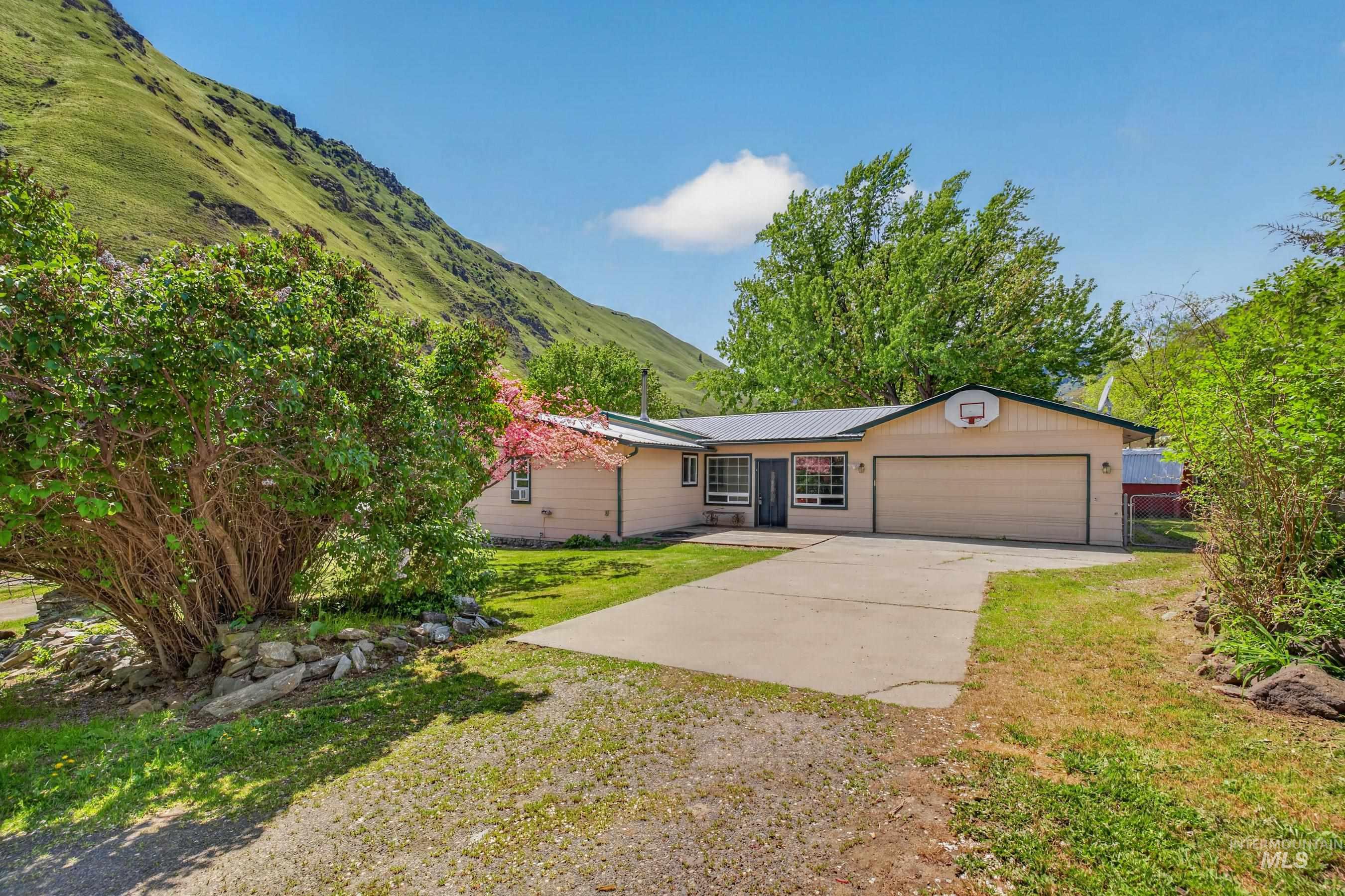 100 Park, Riggins, Idaho 83549, 3 Bedrooms, 2 Bathrooms, Residential For Sale, Price $424,000, 98979065