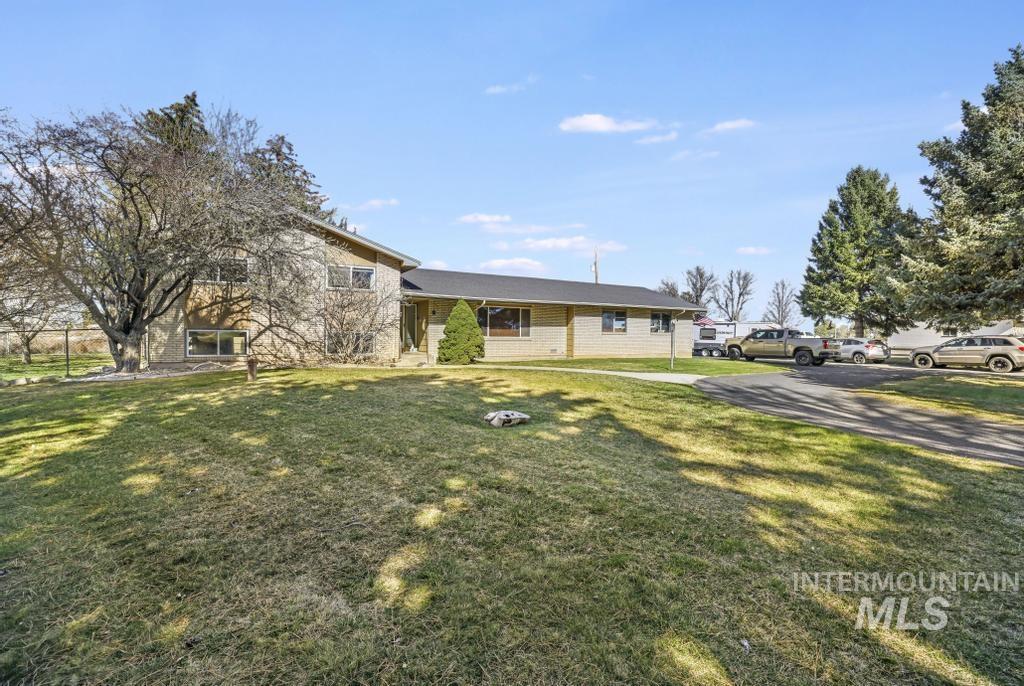 1532 Briarwood Lane, Twin Falls, Idaho 83301, 4 Bedrooms, 3 Bathrooms, Residential For Sale, Price $665,000, 98979069