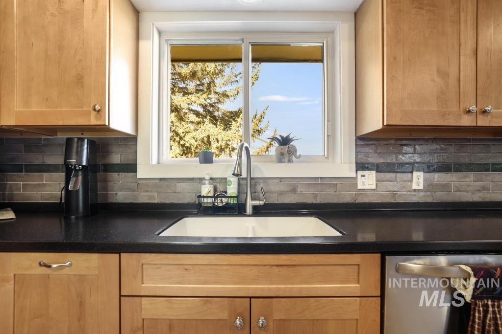 1532 Briarwood Lane, Twin Falls, Idaho 83301, 4 Bedrooms, 3 Bathrooms, Residential For Sale, Price $665,000, 98979069