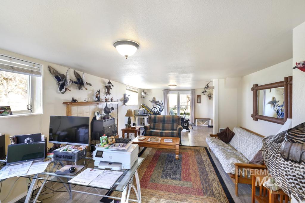 1532 Briarwood Lane, Twin Falls, Idaho 83301, 4 Bedrooms, 3 Bathrooms, Residential For Sale, Price $665,000, 98979069